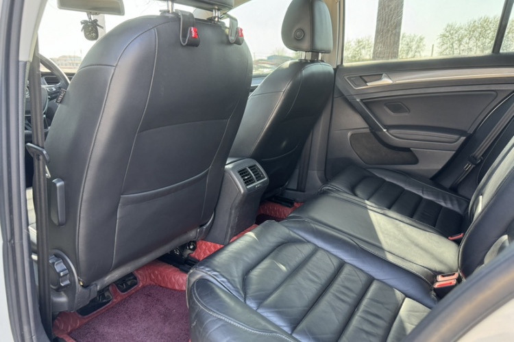 Used Volkswagen Golf 2016 230TSI Automatic Luxury Version
