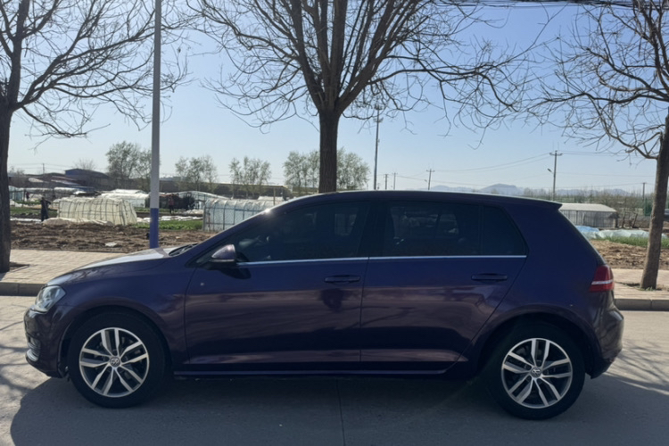 Used Volkswagen Golf 2016 230TSI Automatic Luxury Version
