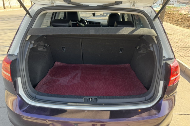 Used Volkswagen Golf 2016 230TSI Automatic Luxury Version
