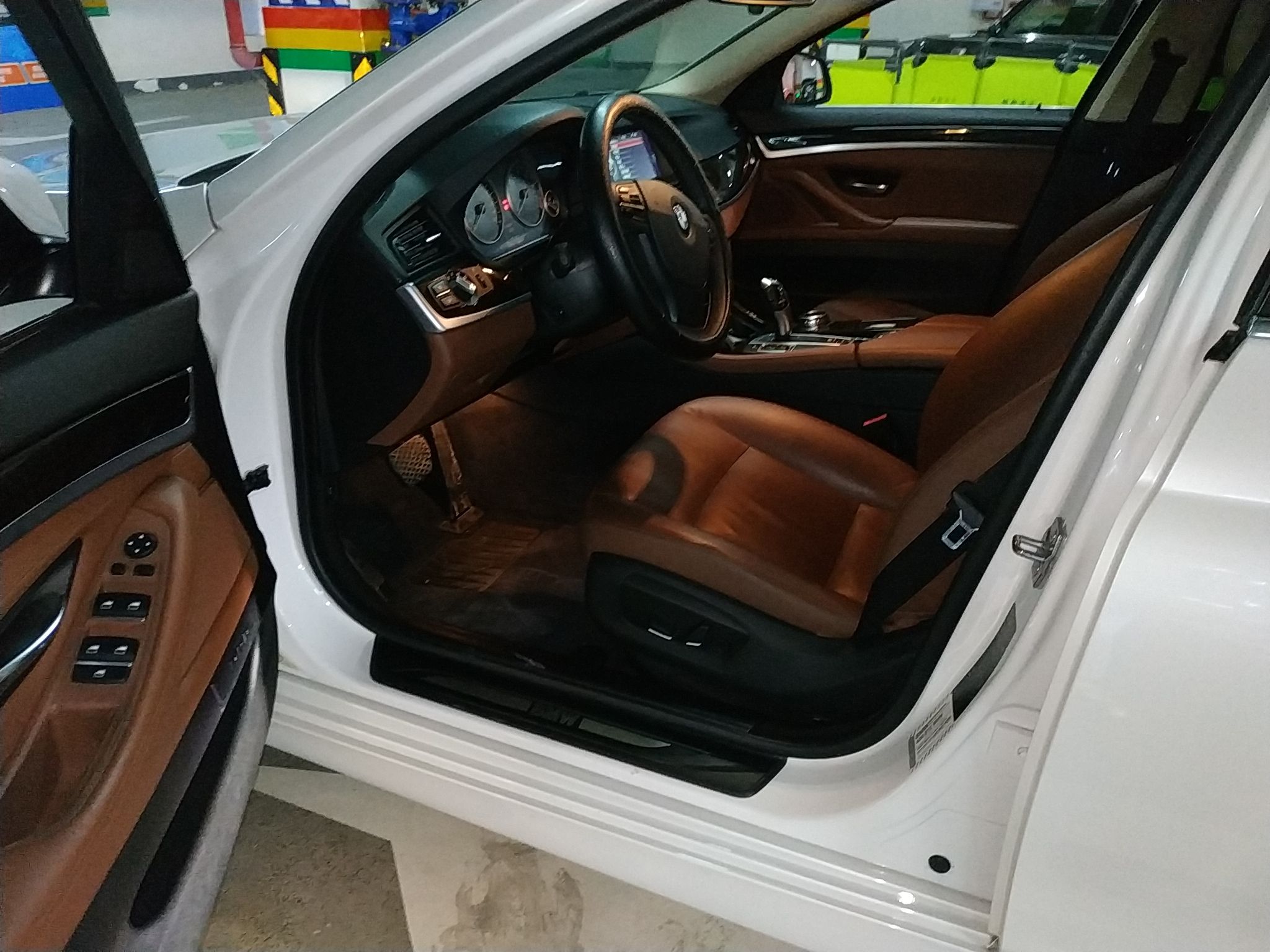 Used BMW 5 Series 2014 530Li Leading Model
