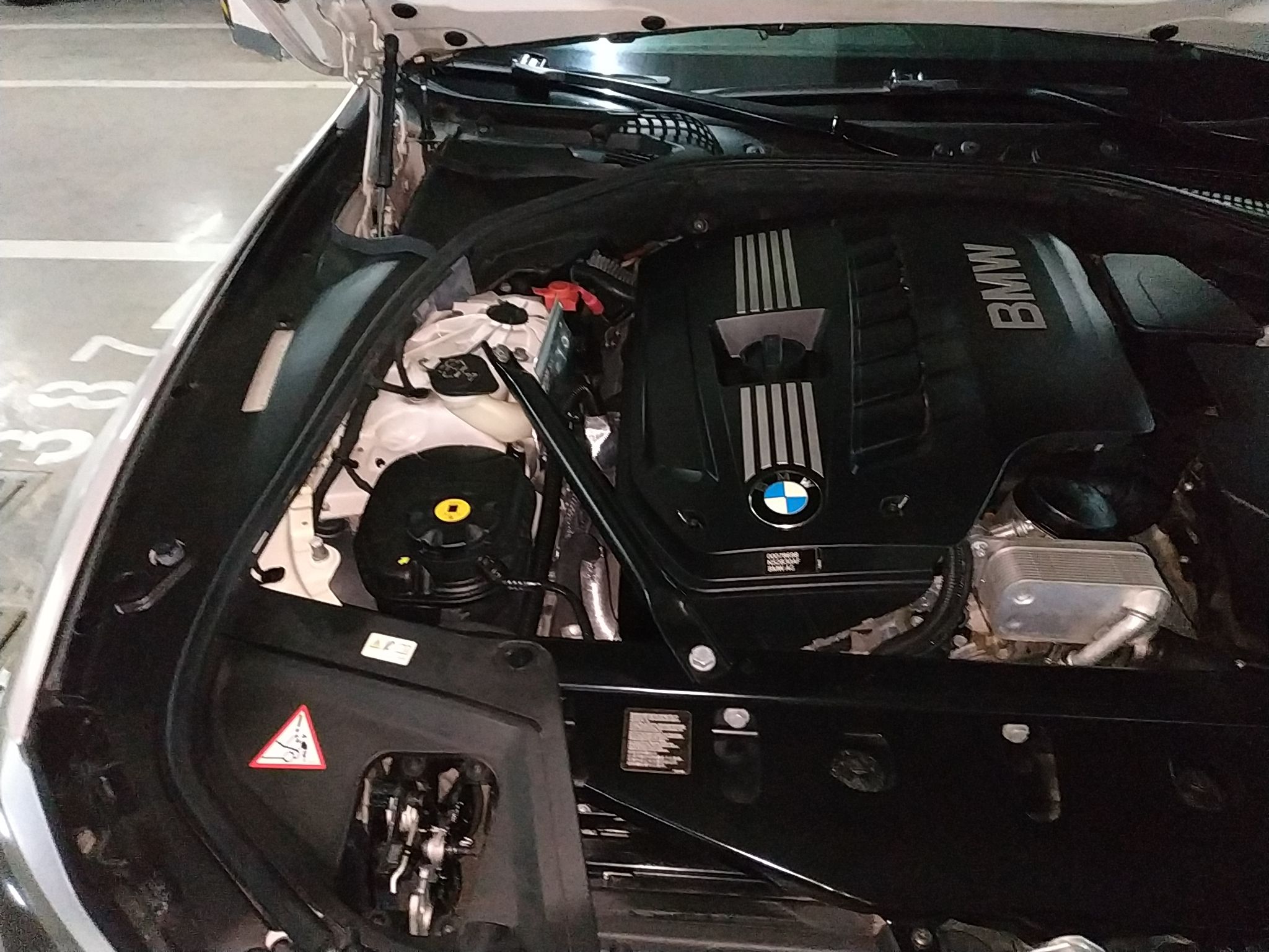 Used BMW 5 Series 2014 530Li Leading Model
