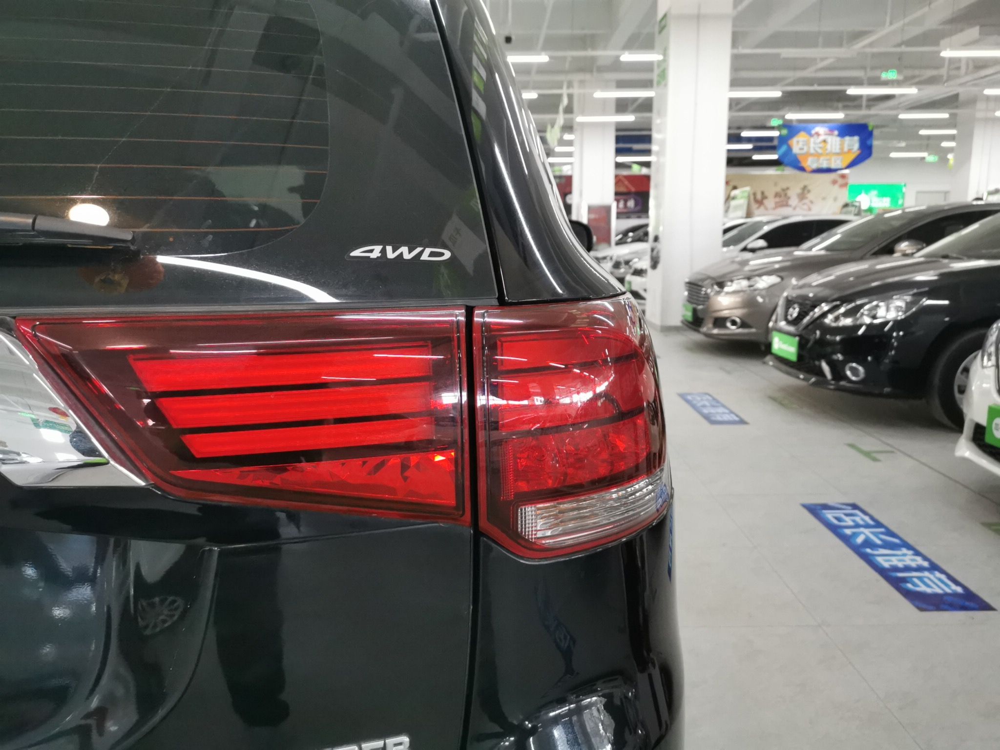 Used Mitsubishi Outlander 2018 2.4L 4x4 Luxury Edition 7-Seater
