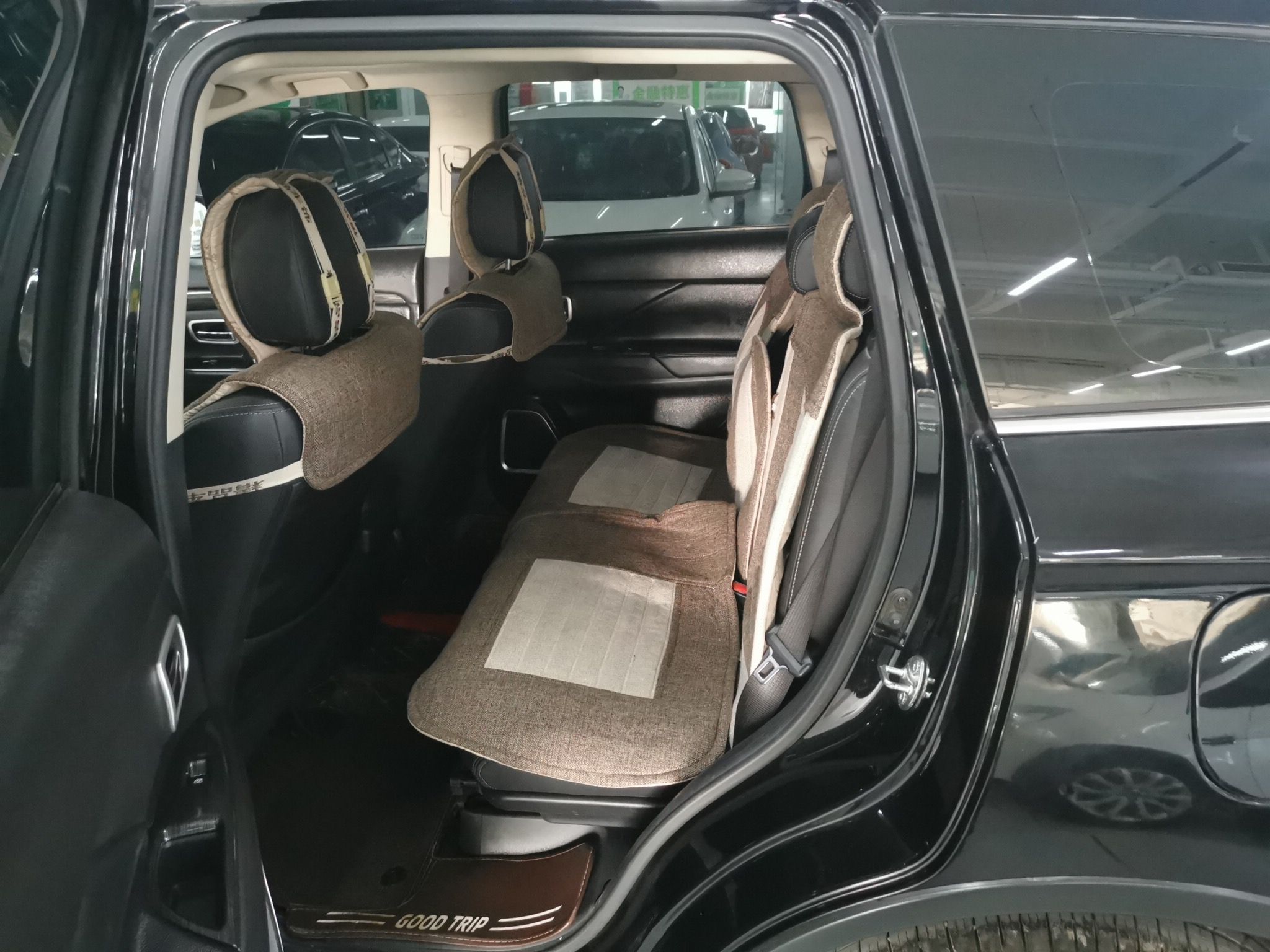 Used Mitsubishi Outlander 2018 2.4L 4x4 Luxury Edition 7-Seater
