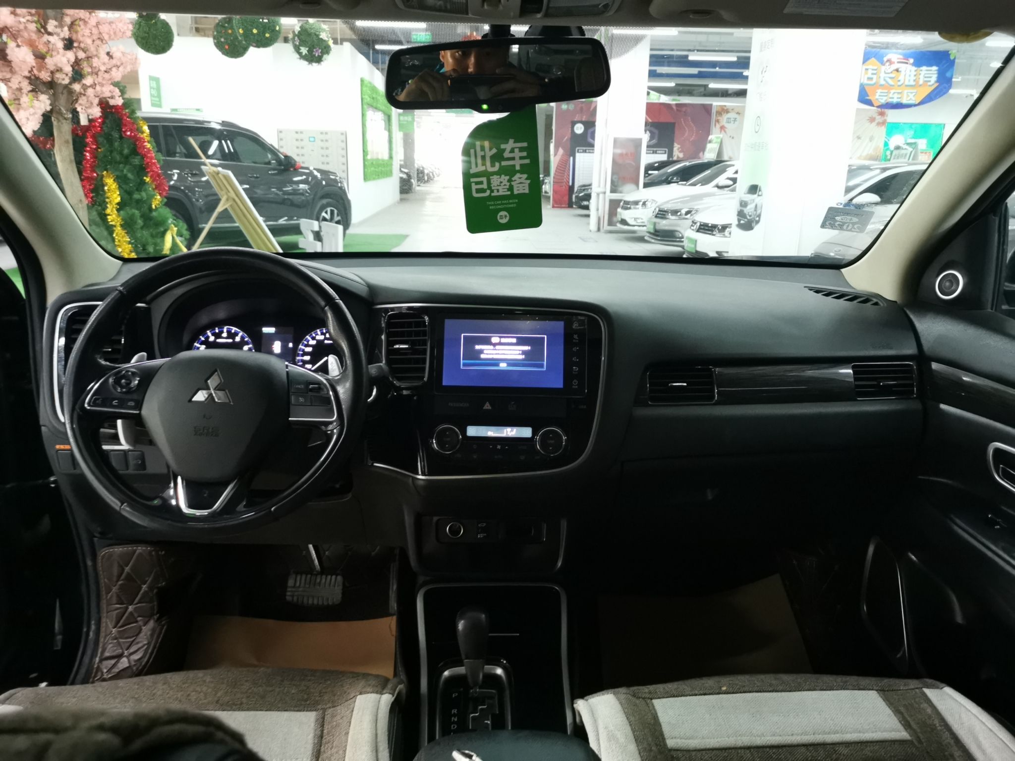 Used Mitsubishi Outlander 2018 2.4L 4x4 Luxury Edition 7-Seater
