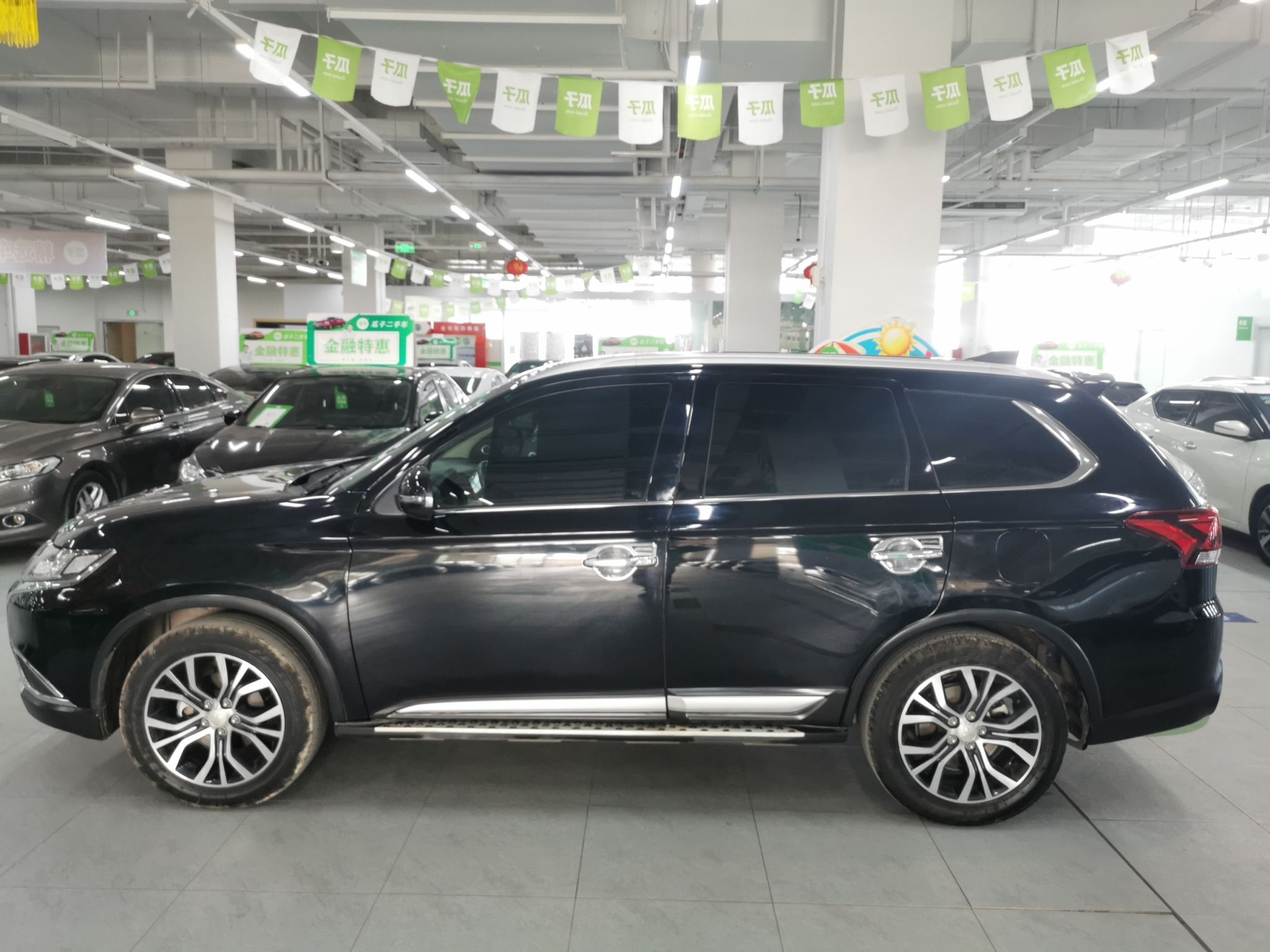 Used Mitsubishi Outlander 2018 2.4L 4x4 Luxury Edition 7-Seater
