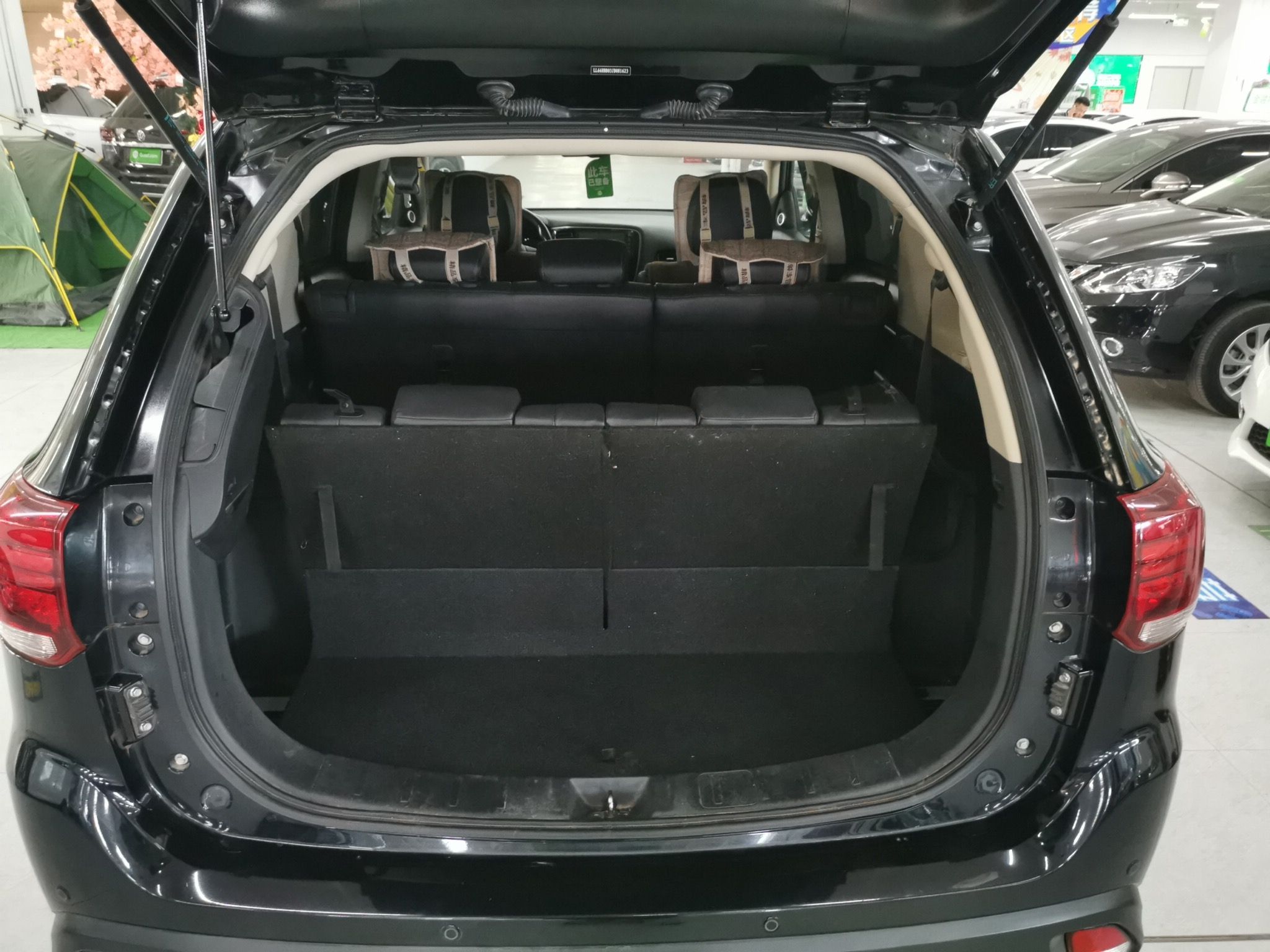 Used Mitsubishi Outlander 2018 2.4L 4x4 Luxury Edition 7-Seater
