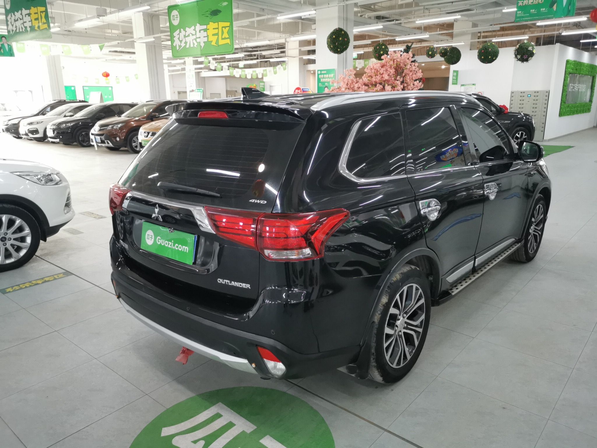 Used Mitsubishi Outlander 2018 2.4L 4x4 Luxury Edition 7-Seater
