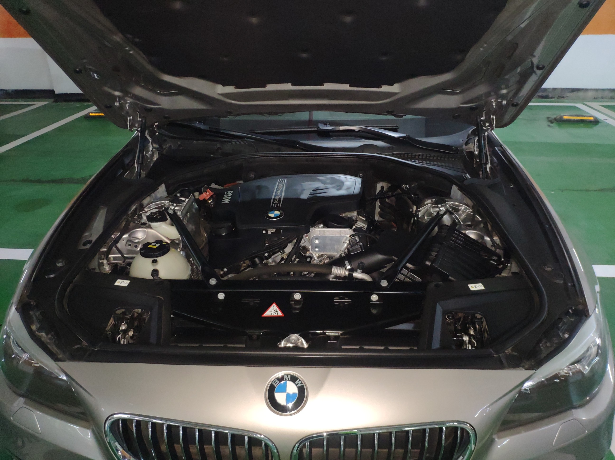 Used BMW 5 Series 2014 525Li Luxury Design Package
