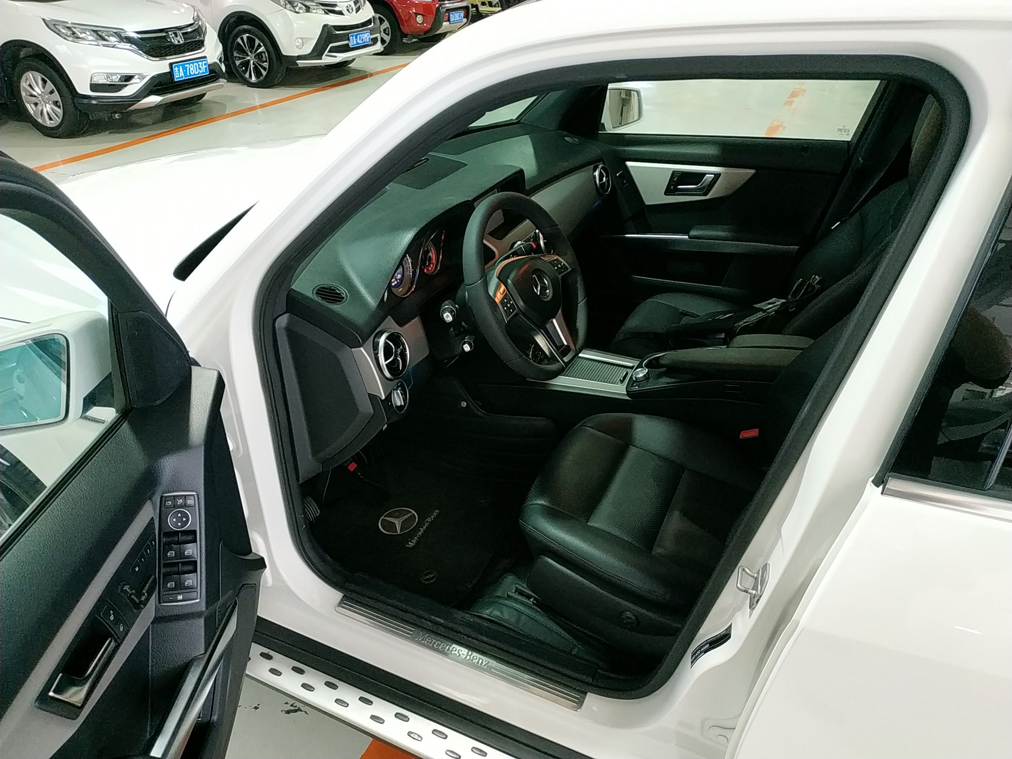 Used Mercedes-Benz GLK-Class 2015 GLK 260 4MATIC Fashion Edition Ultimate Version
