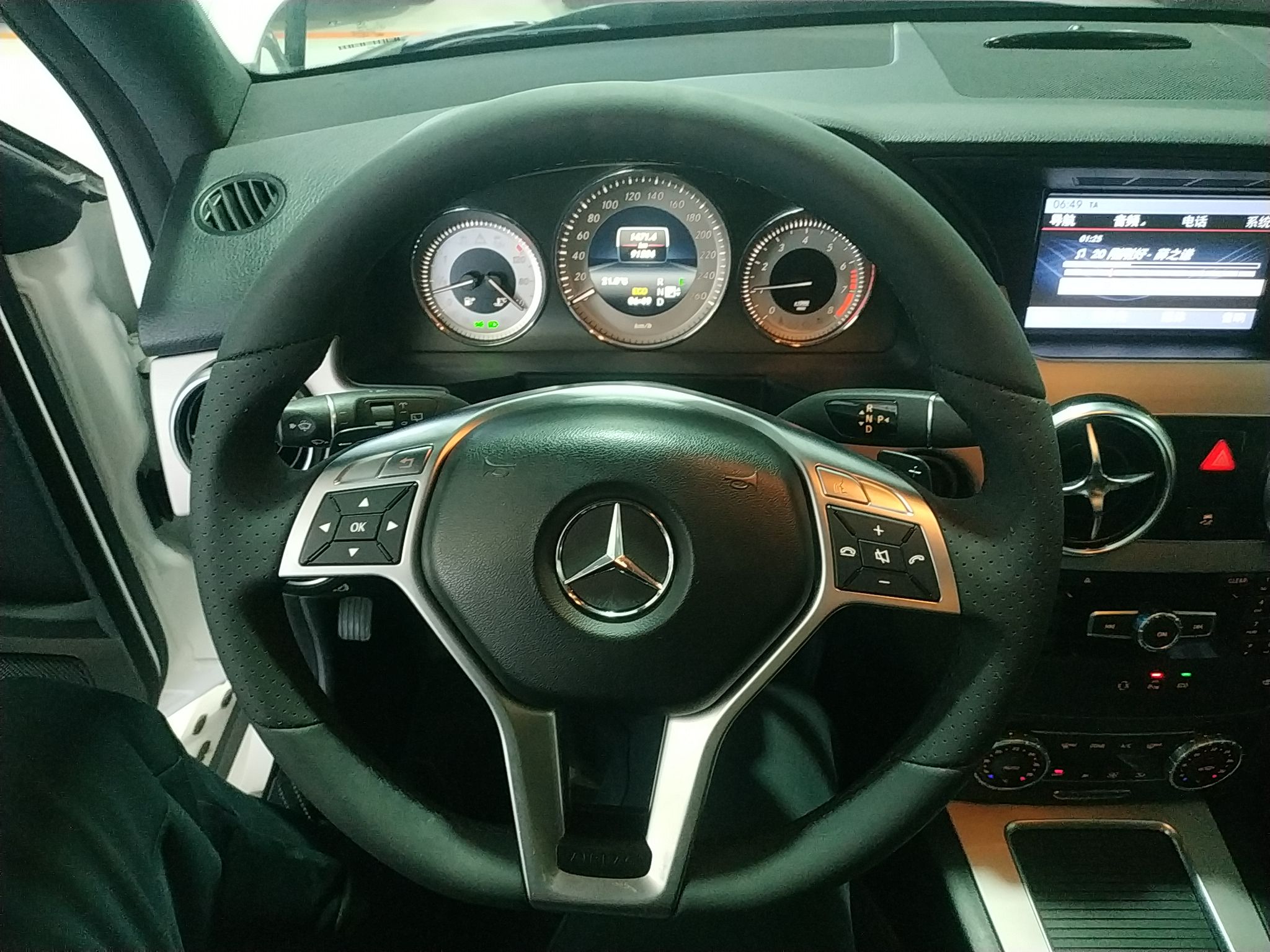 Used Mercedes-Benz GLK-Class 2015 GLK 260 4MATIC Fashion Edition Ultimate Version
