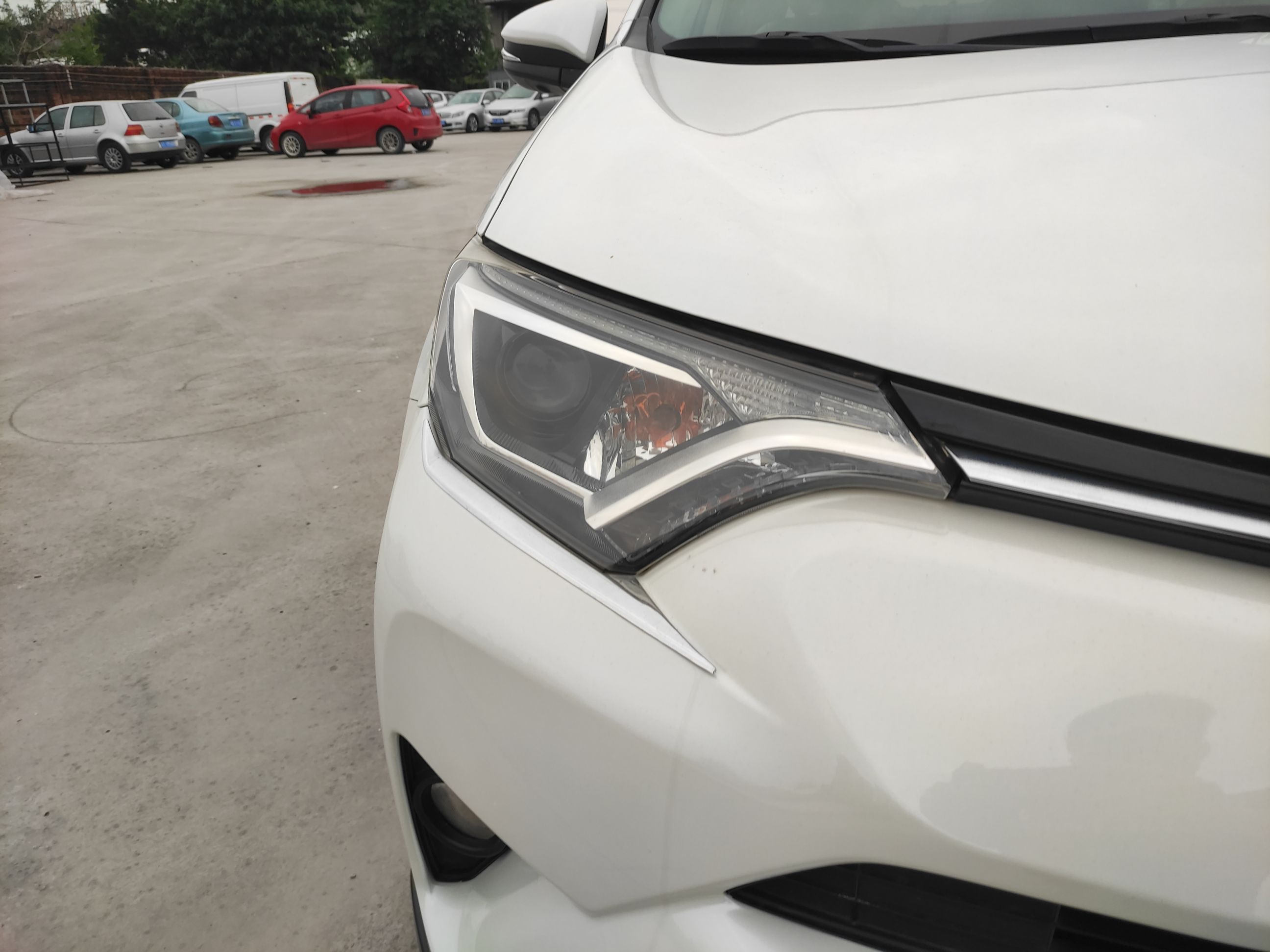 Used Toyota RAV4 2016 2.0L CVT Two-Wheel Drive Fashion Edition China V Standard
