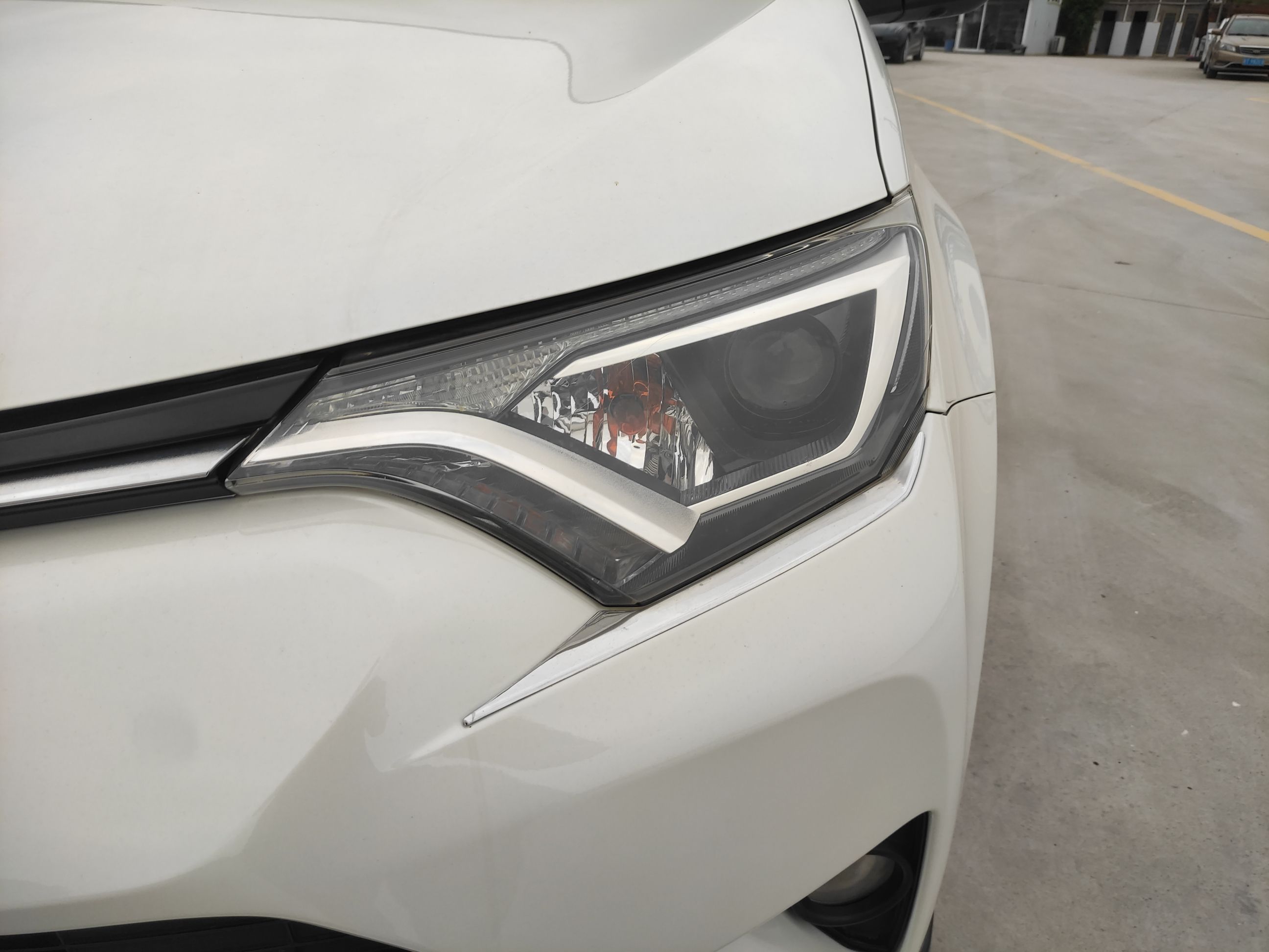 Used Toyota RAV4 2016 2.0L CVT Two-Wheel Drive Fashion Edition China V Standard
