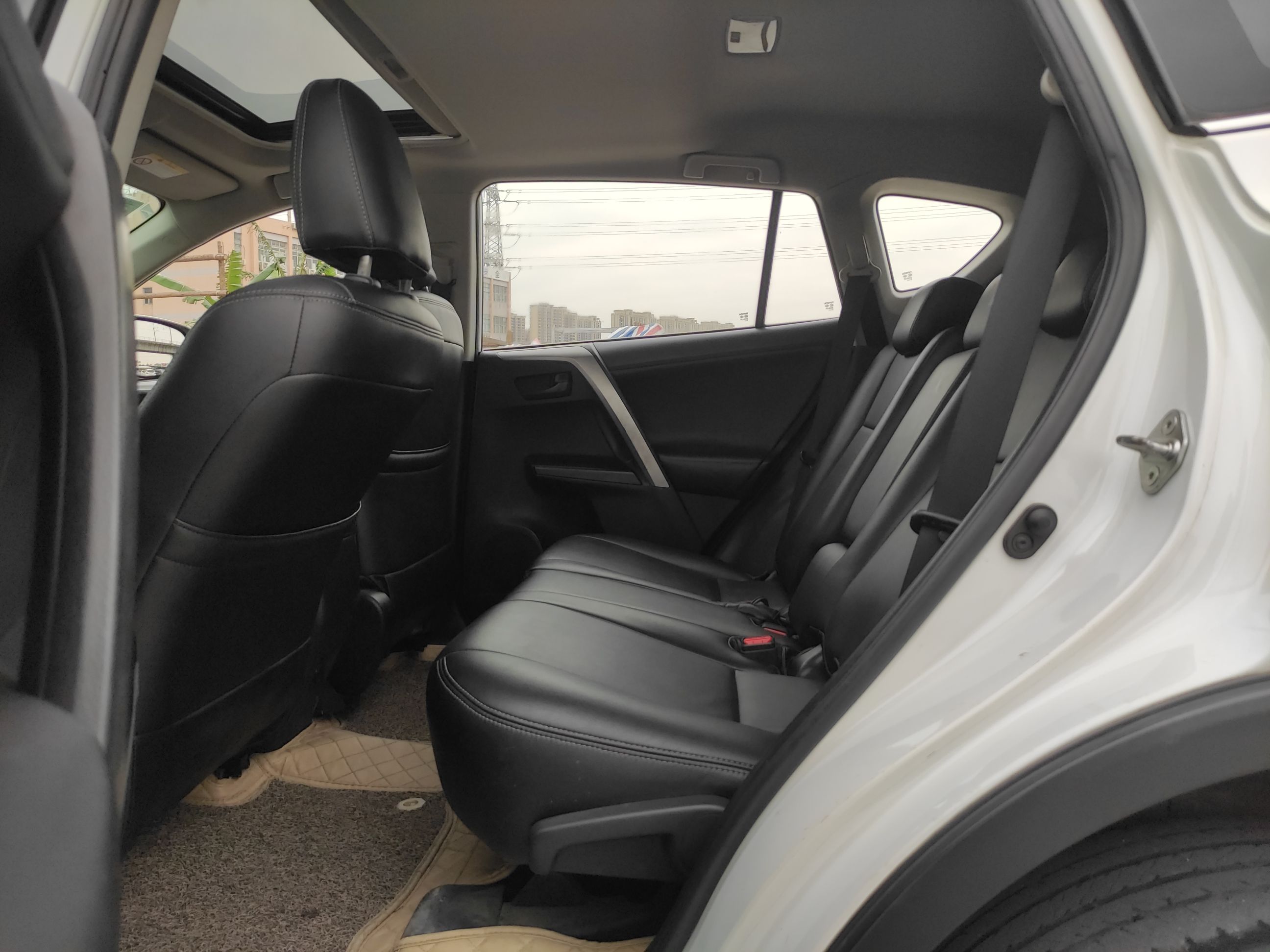 Used Toyota RAV4 2016 2.0L CVT Two-Wheel Drive Fashion Edition China V Standard
