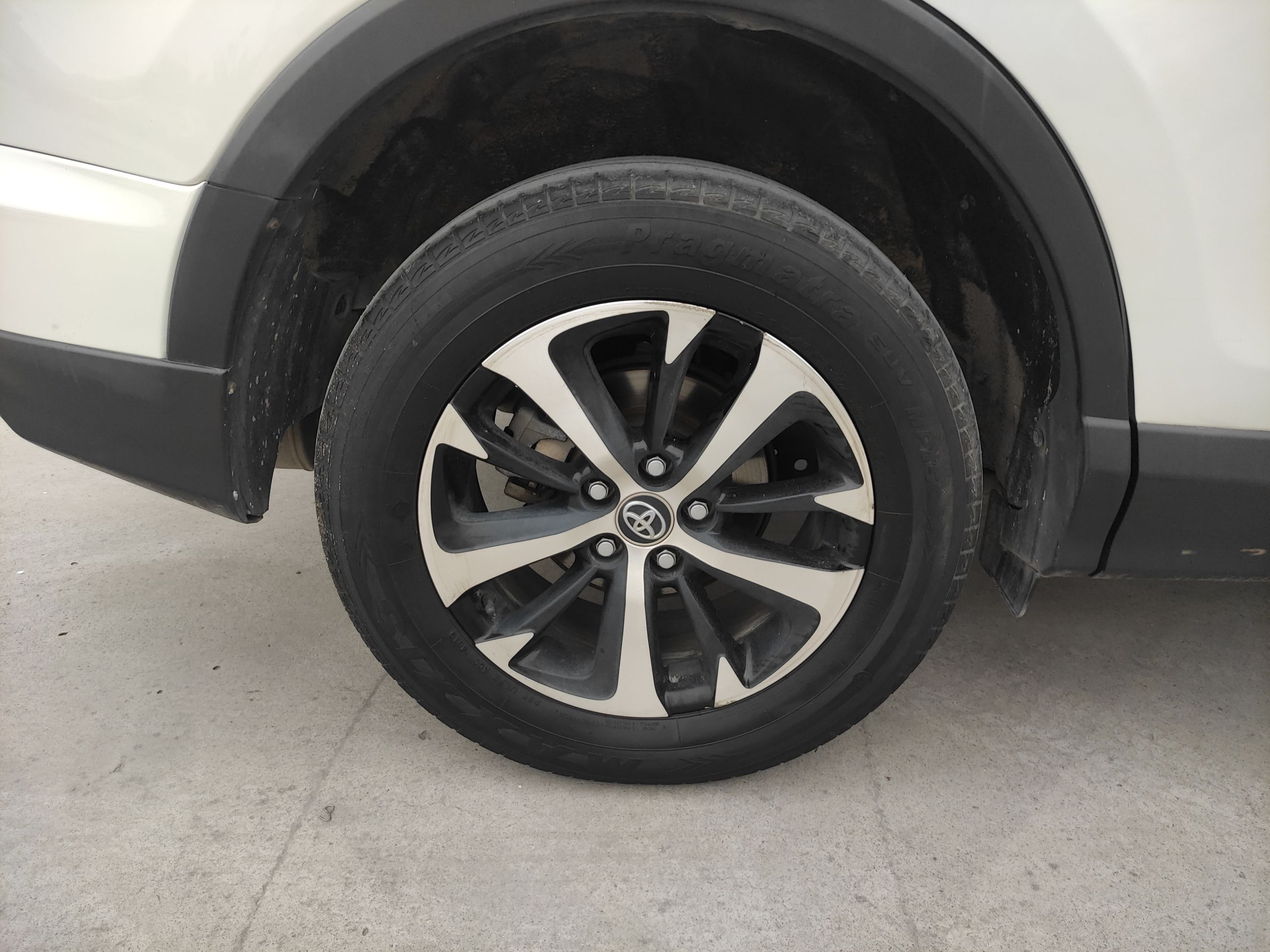 Used Toyota RAV4 2016 2.0L CVT Two-Wheel Drive Fashion Edition China V Standard
