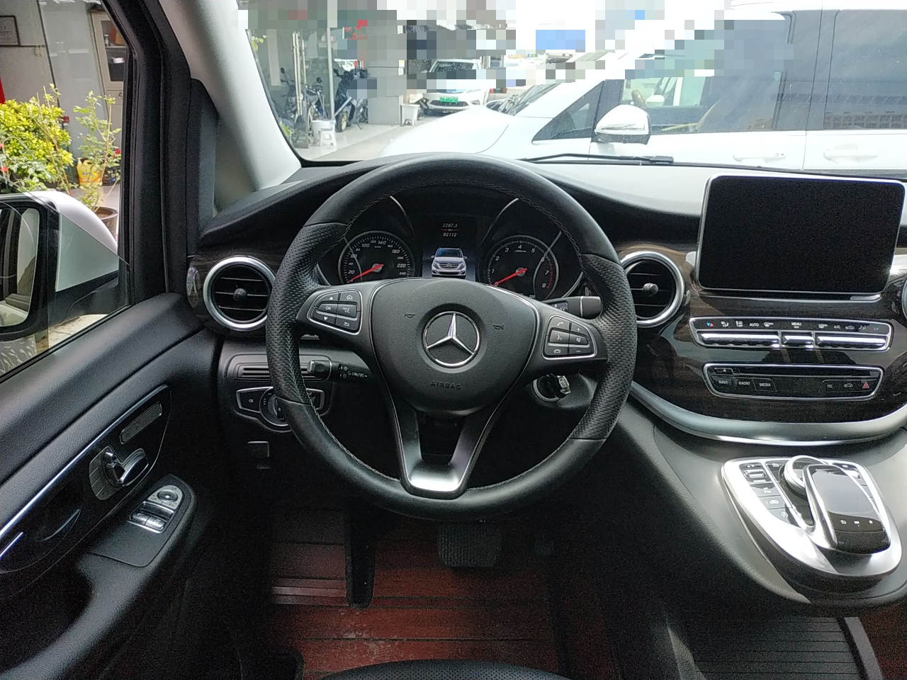 Used Mercedes-Benz V-Class 2017 V 260 Avantgarde Edition
