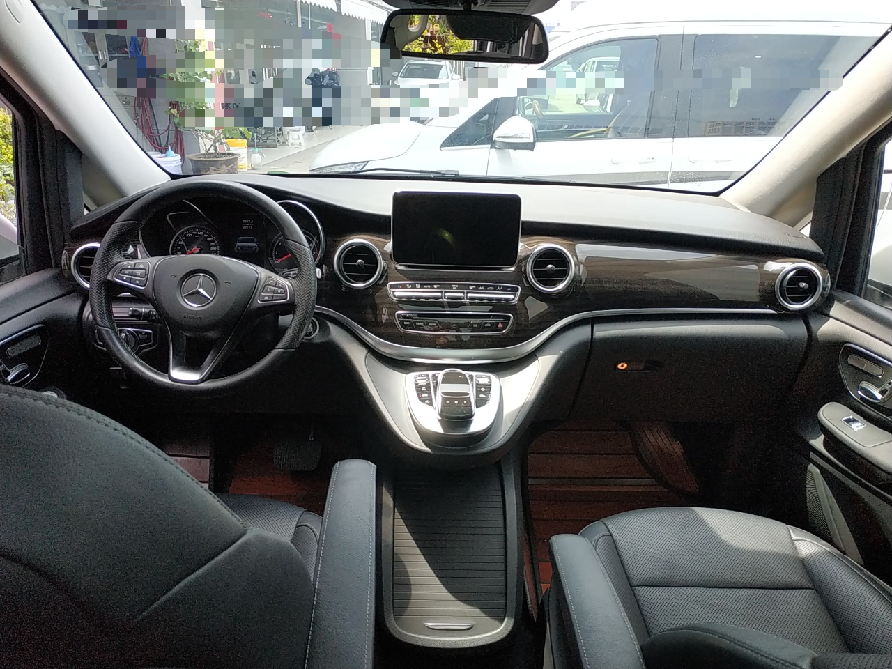 Used Mercedes-Benz V-Class 2017 V 260 Avantgarde Edition
