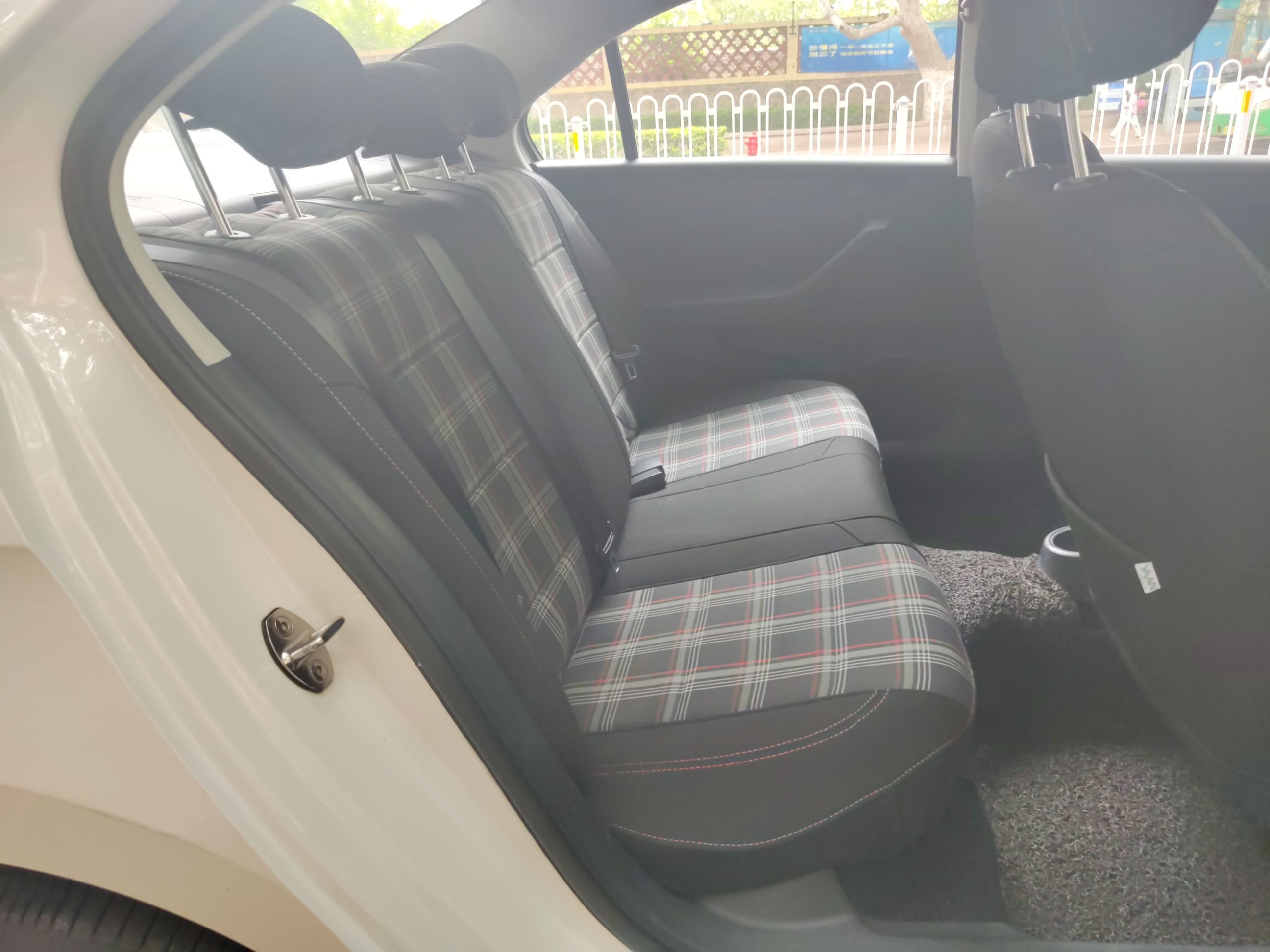 Used Volkswagen Jetta 2015 1.6L Manual Fashion Edition
