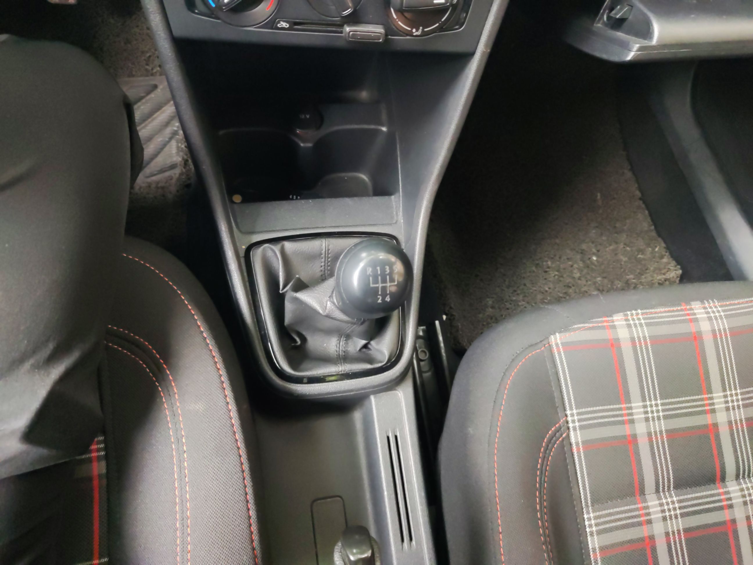 Used Volkswagen Jetta 2015 1.6L Manual Fashion Edition
