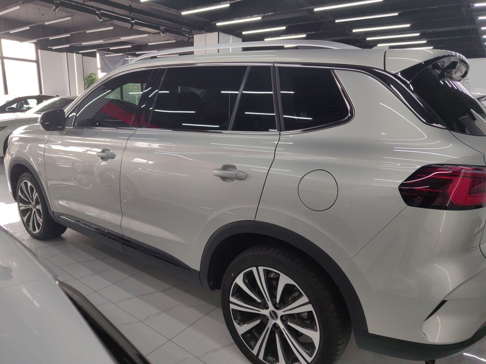 Used Roewe RX5 MAX 2021 Supreme Series 400TGI Automatic Luxury Cabin Edition
