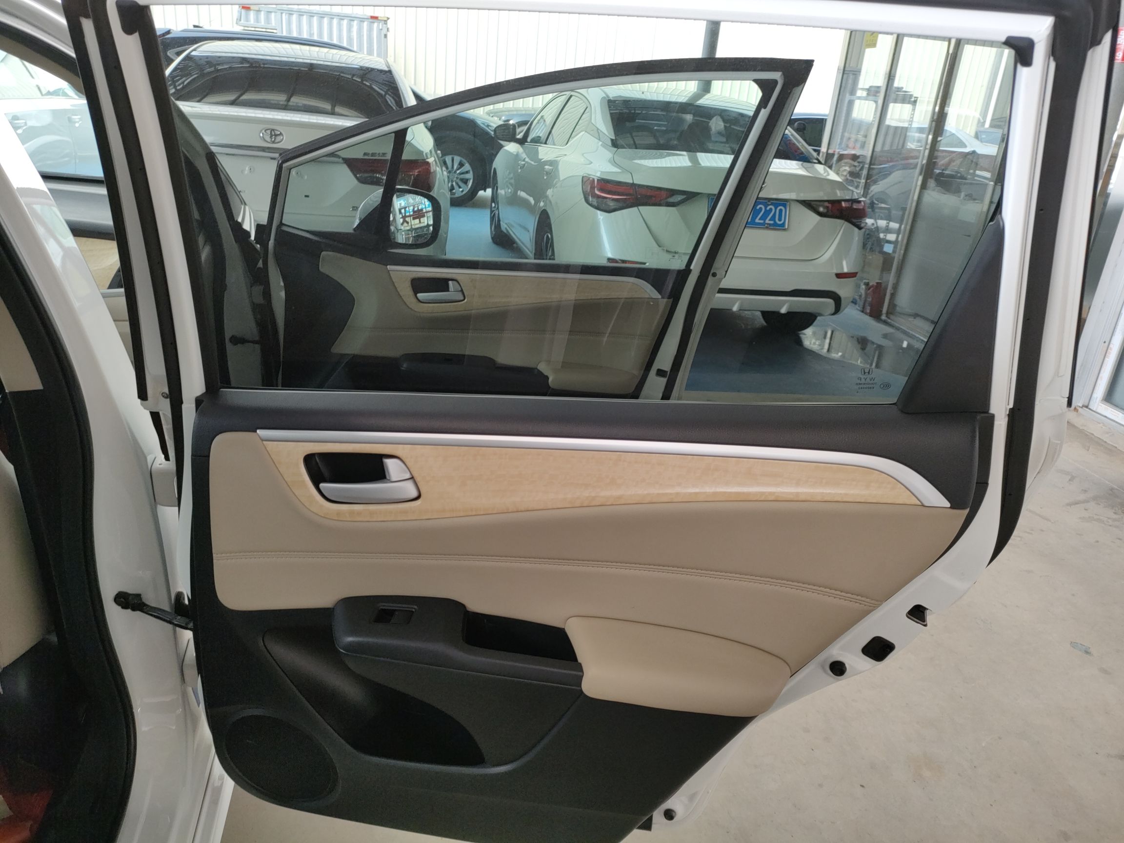 Used Honda Jade 2014 1.8L Automatic Comfort Elite Version 5 Seats
