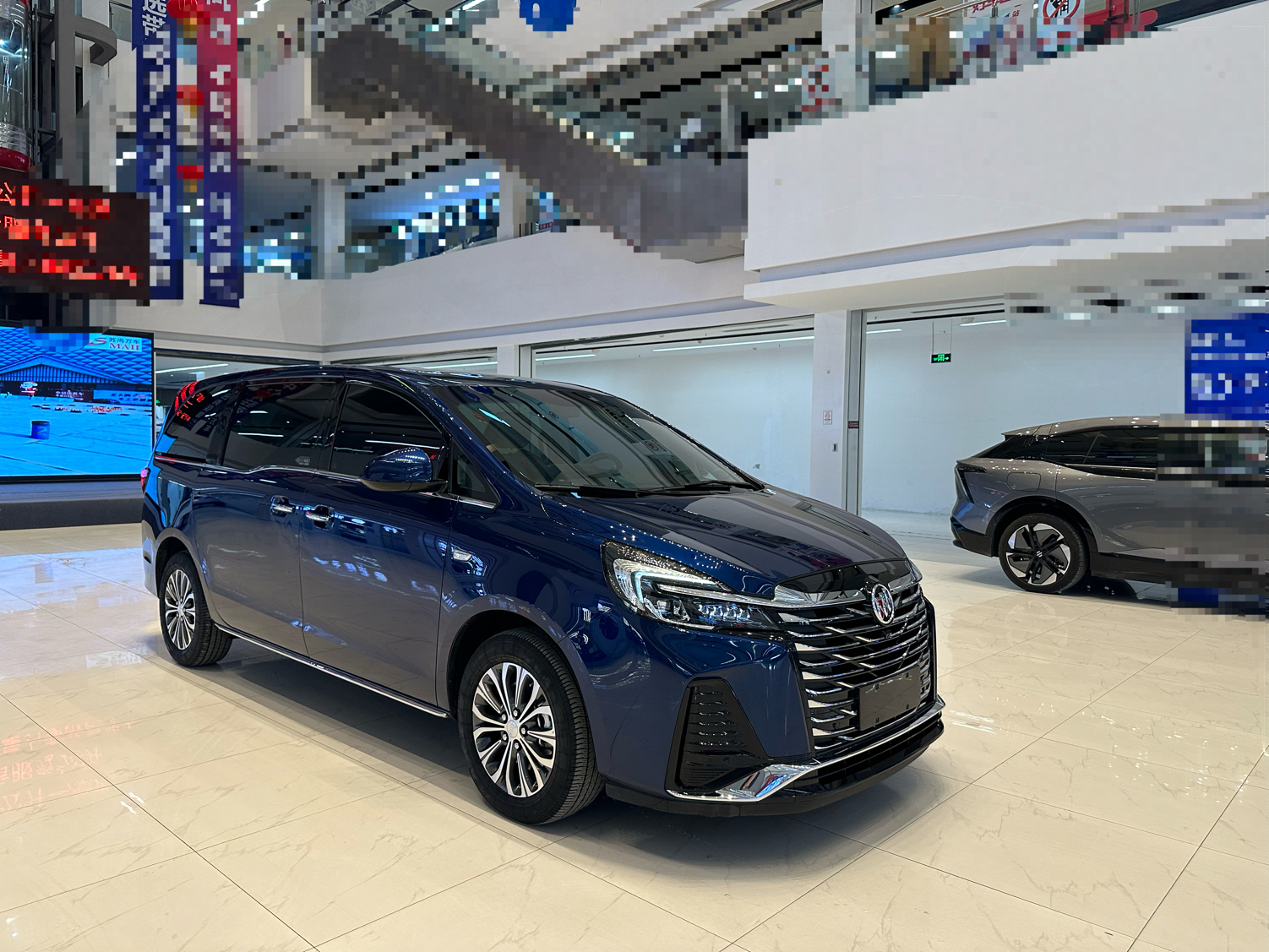 Used Buick GL8 2023 Land Executive Class 652T Luxury Model
