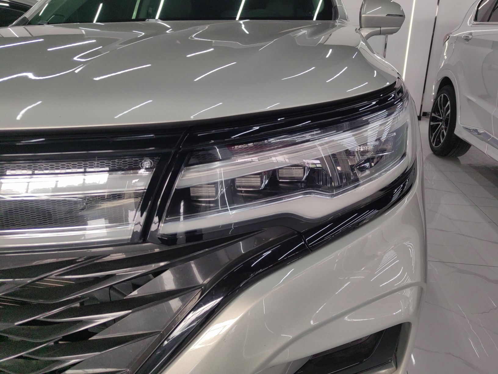 Used Roewe RX5 MAX 2021 Supreme Series 400TGI Automatic Luxury Cabin Edition
