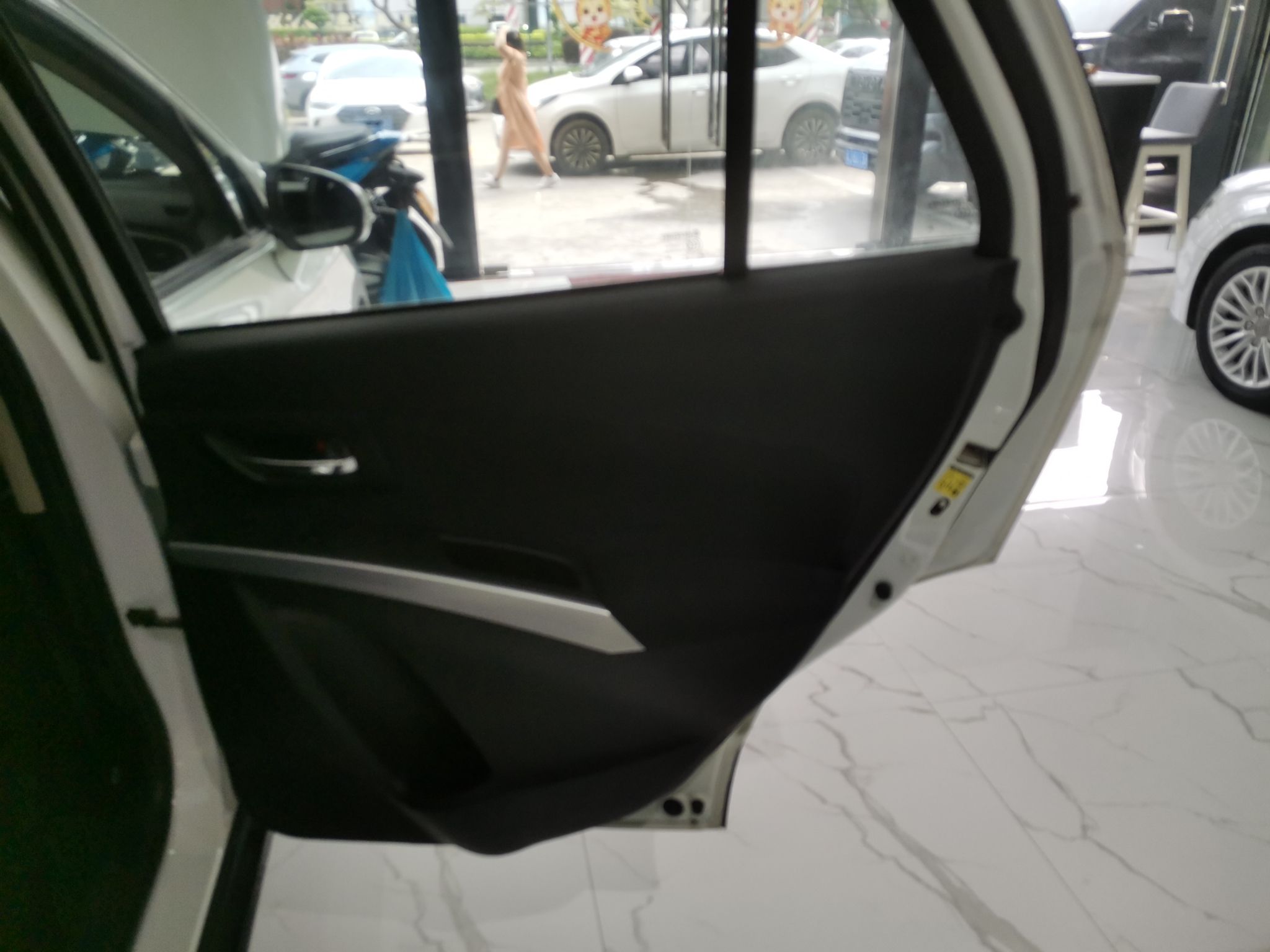 Used Suzuki S-Cross 2015 1.6L CVT Two-Wheel Drive Entry-Level Trim
