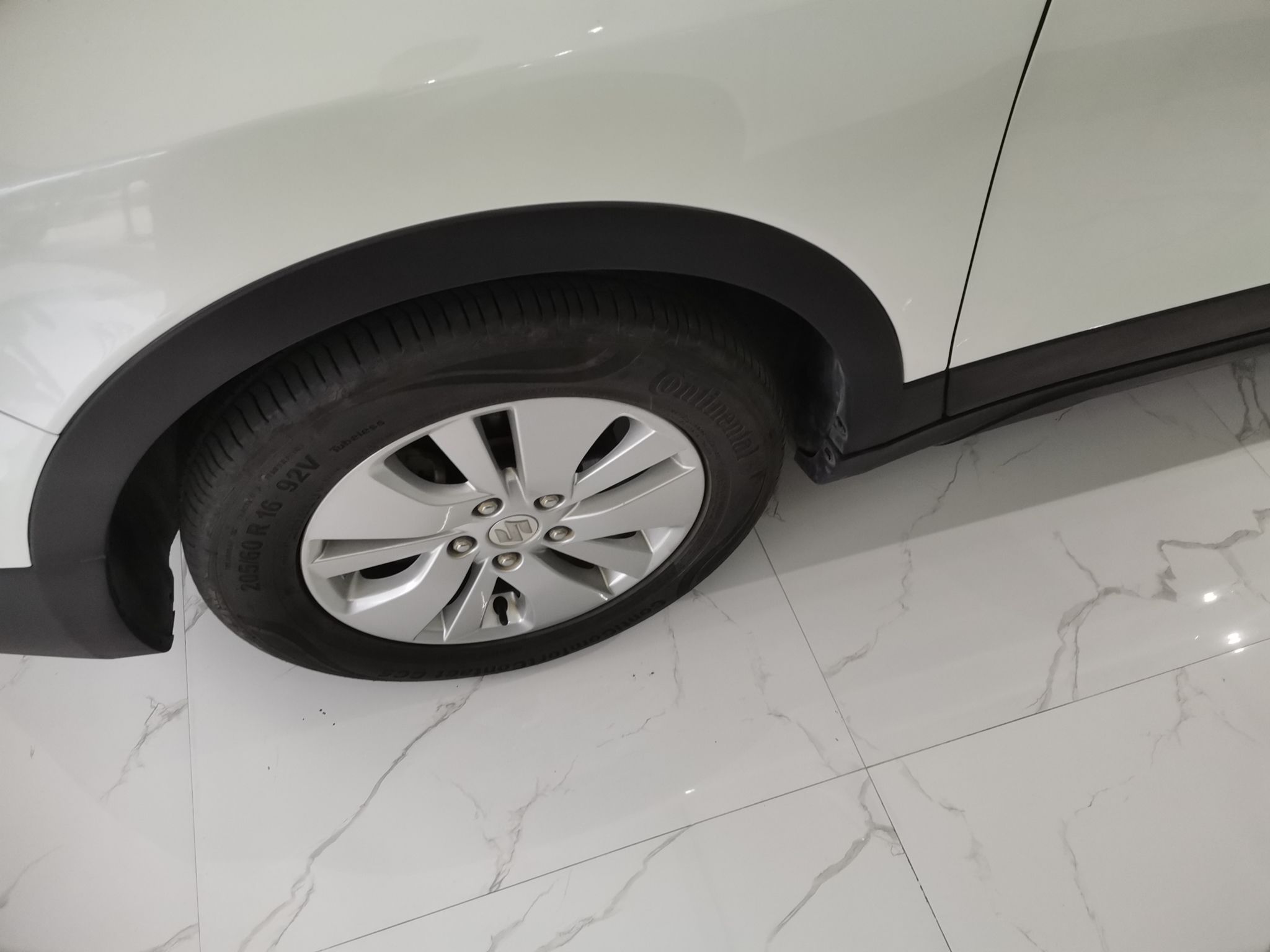 Used Suzuki S-Cross 2015 1.6L CVT Two-Wheel Drive Entry-Level Trim
