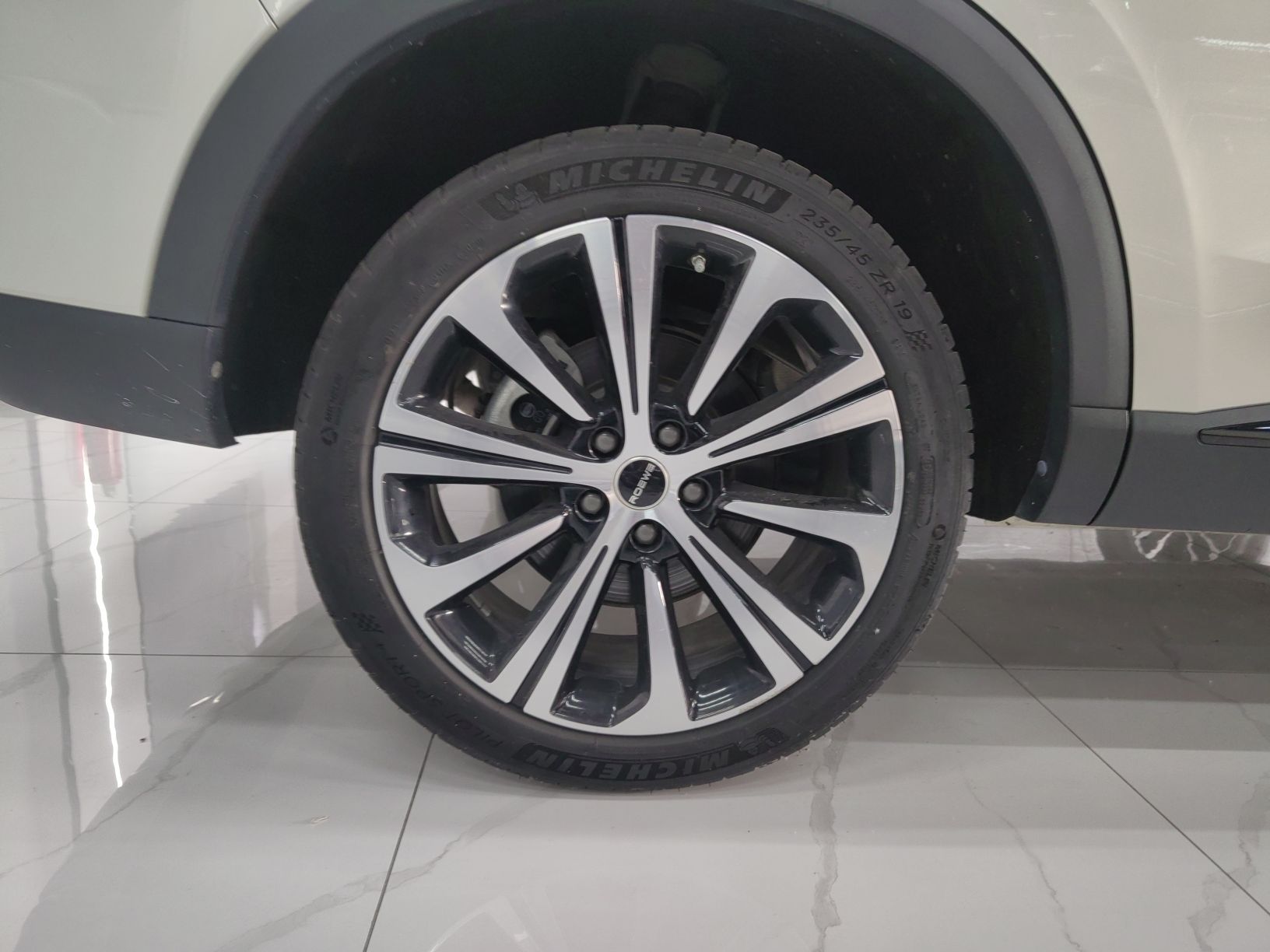 Used Roewe RX5 MAX 2021 Supreme Series 400TGI Automatic Luxury Cabin Edition
