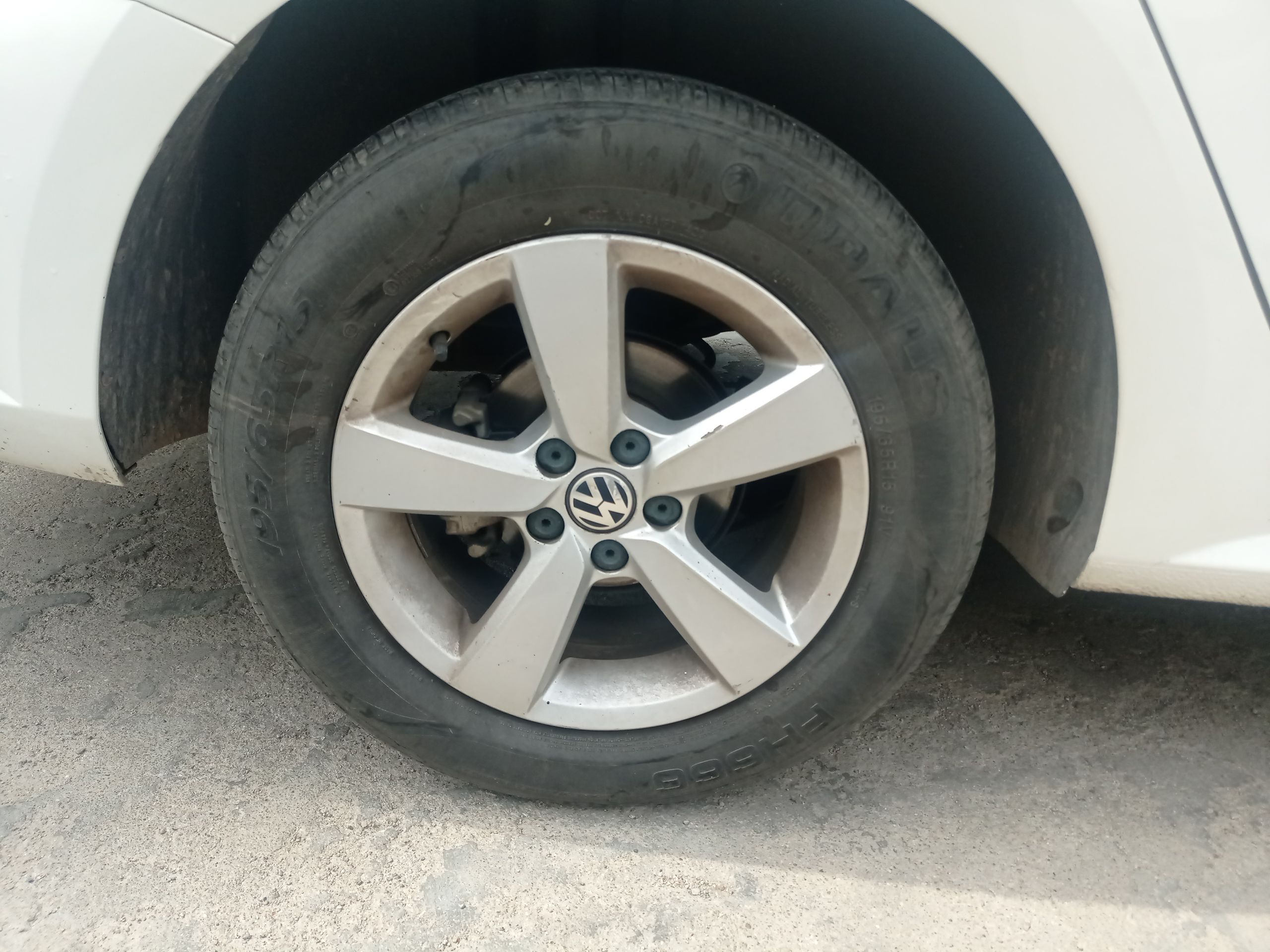 Used Volkswagen Lavida 2013 Revised Classic 1.6L Automatic Fashion Edition
