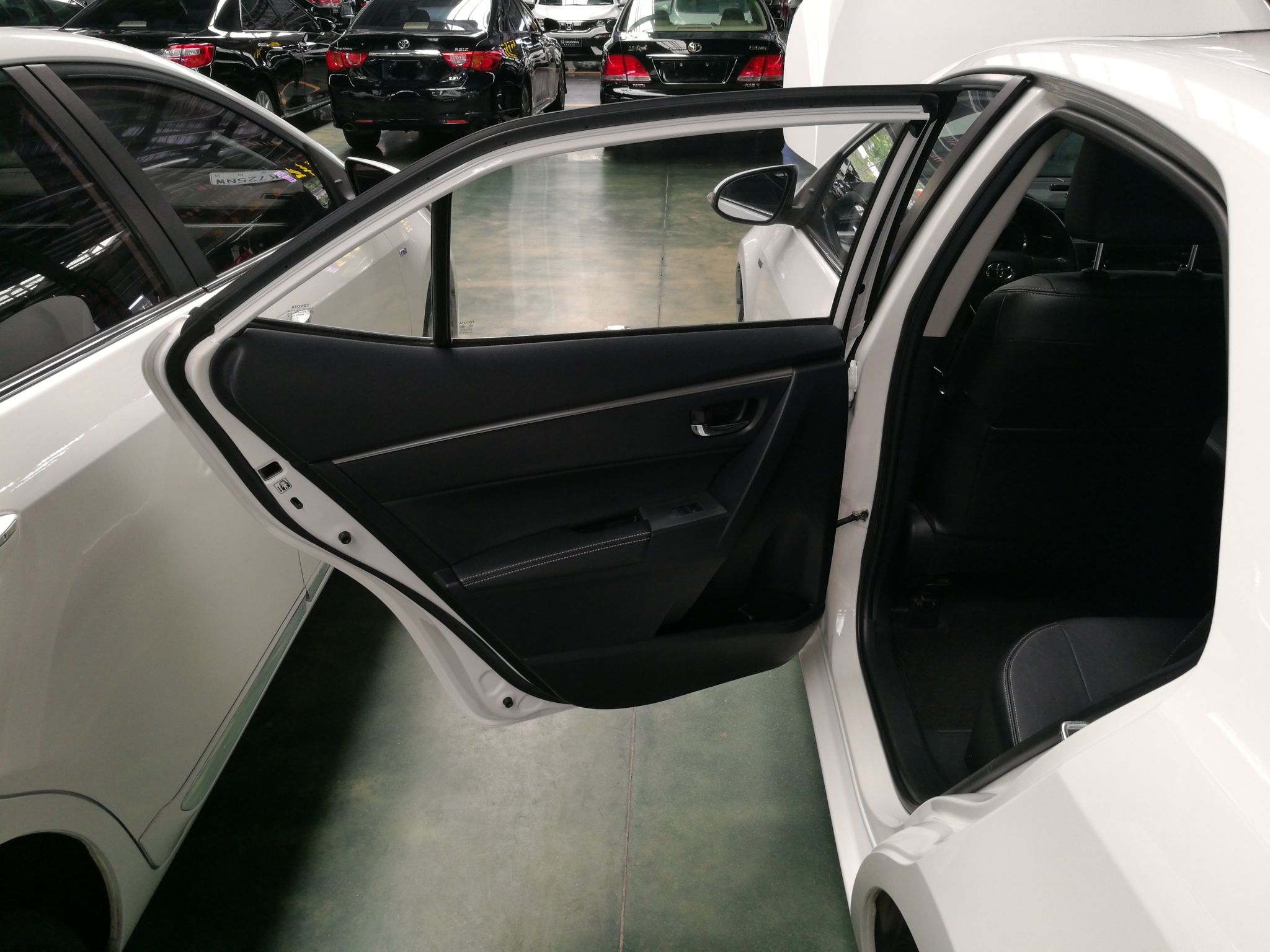 Used Toyota Corolla 2014 1.6L CVT GL-i Leather Edition