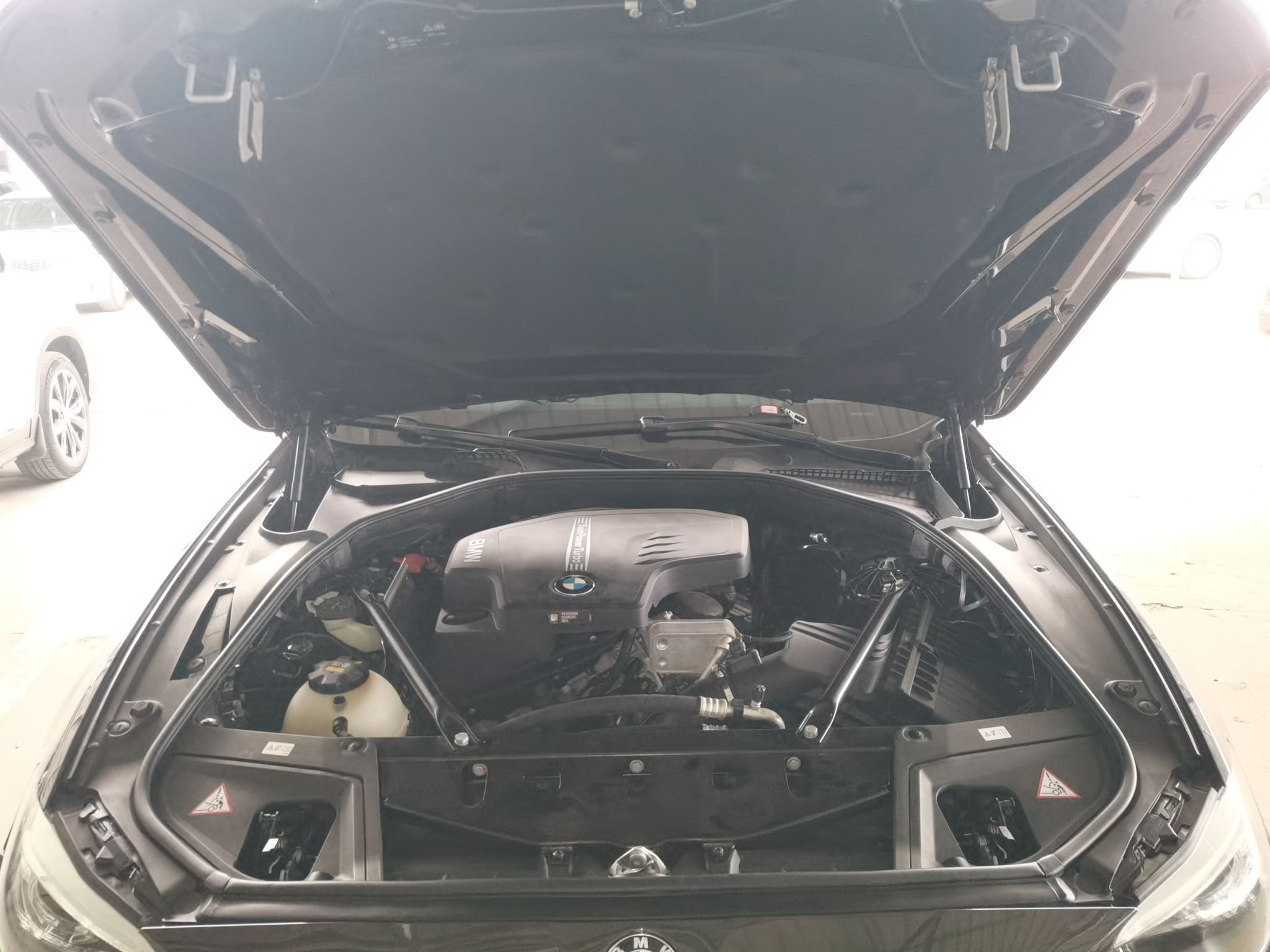 Used BMW 5 Series 2014 525Li Leading Model
