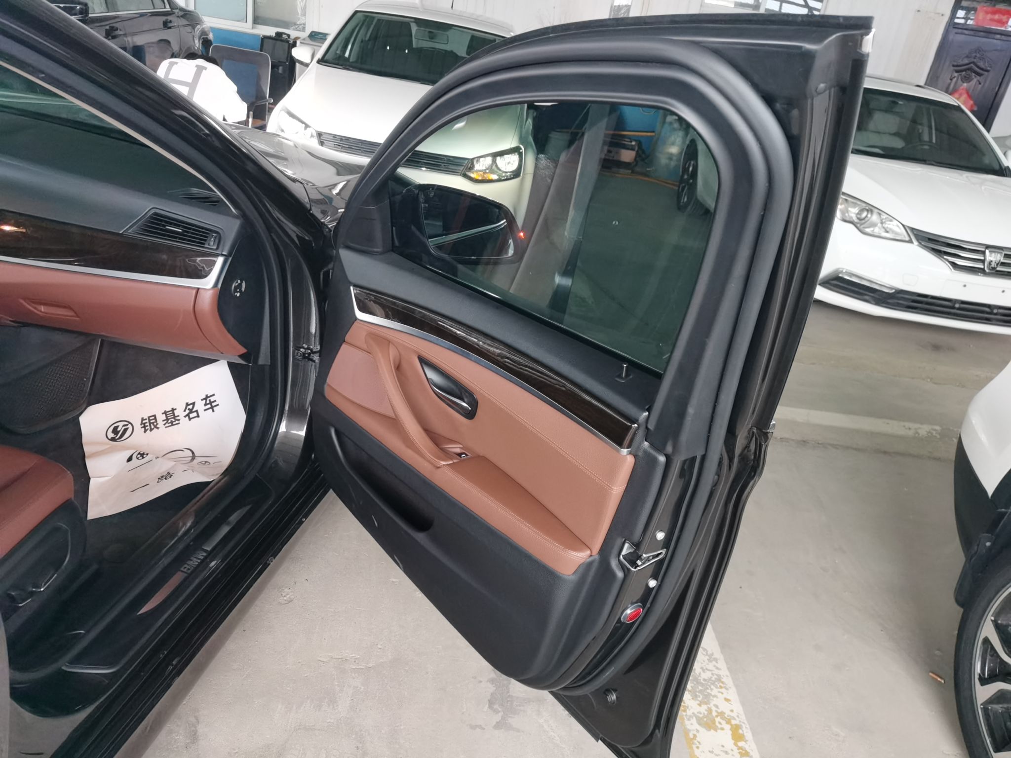 Used BMW 5 Series 2014 525Li Leading Model
