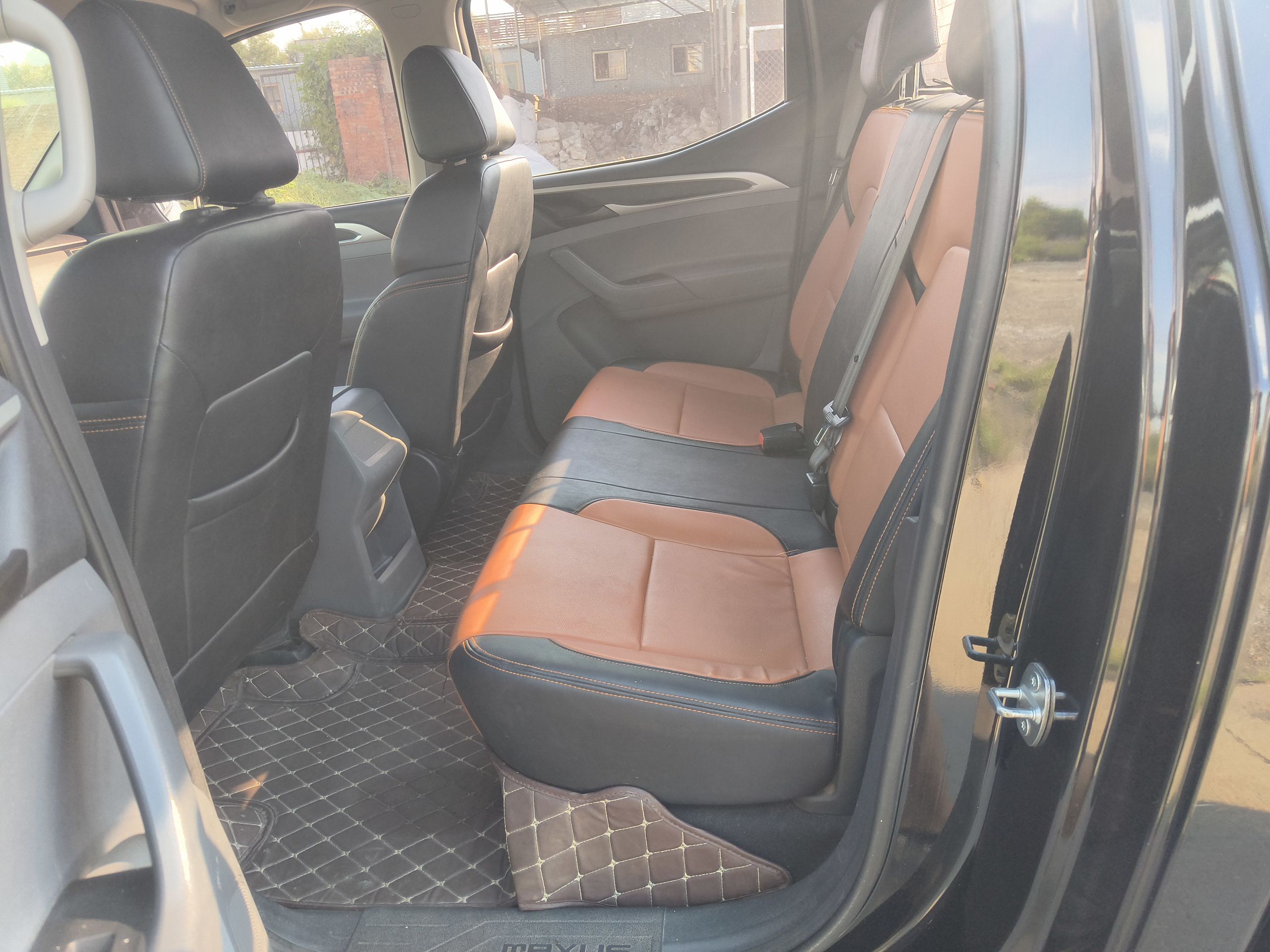 Used SAIC MAXUS T70 2020 2.0T Diesel Manual 4x4 Comfort Edition Long Bed High Ground Clearance
