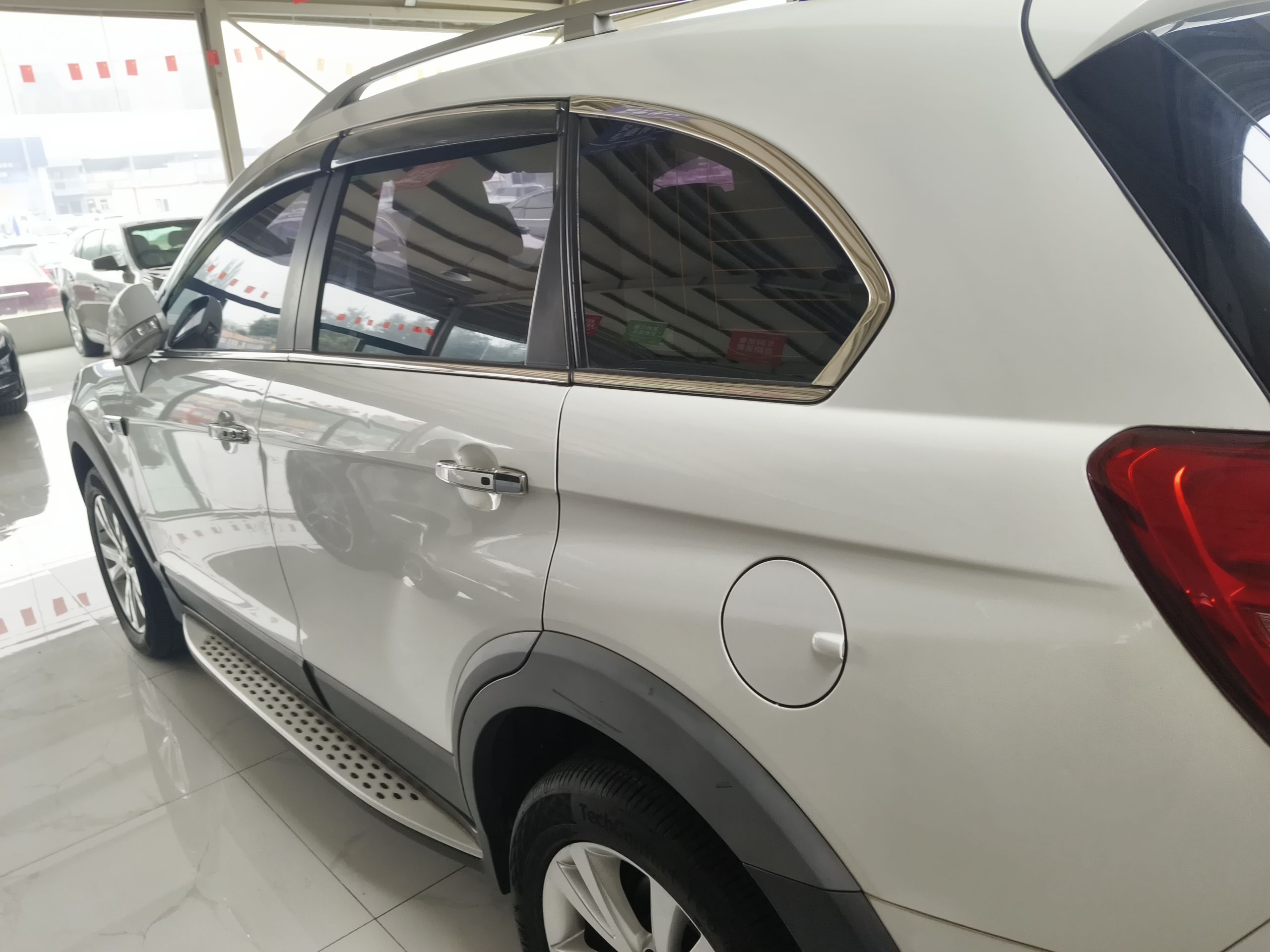 Used Chevrolet Captiva 2015 2.4L 4x4 Flagship Edition 7-Seater
