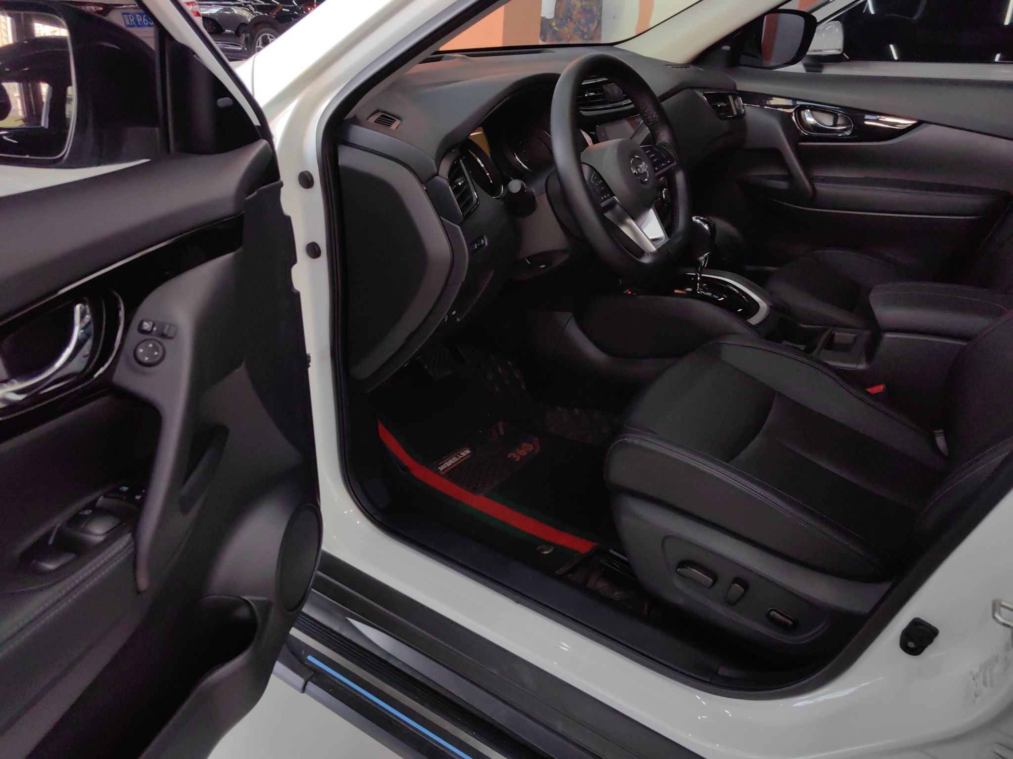 Used Nissan X-Trail 2022 Revised Version 2.0L Two-Wheel Drive Smart Connect & Comfort Edition
