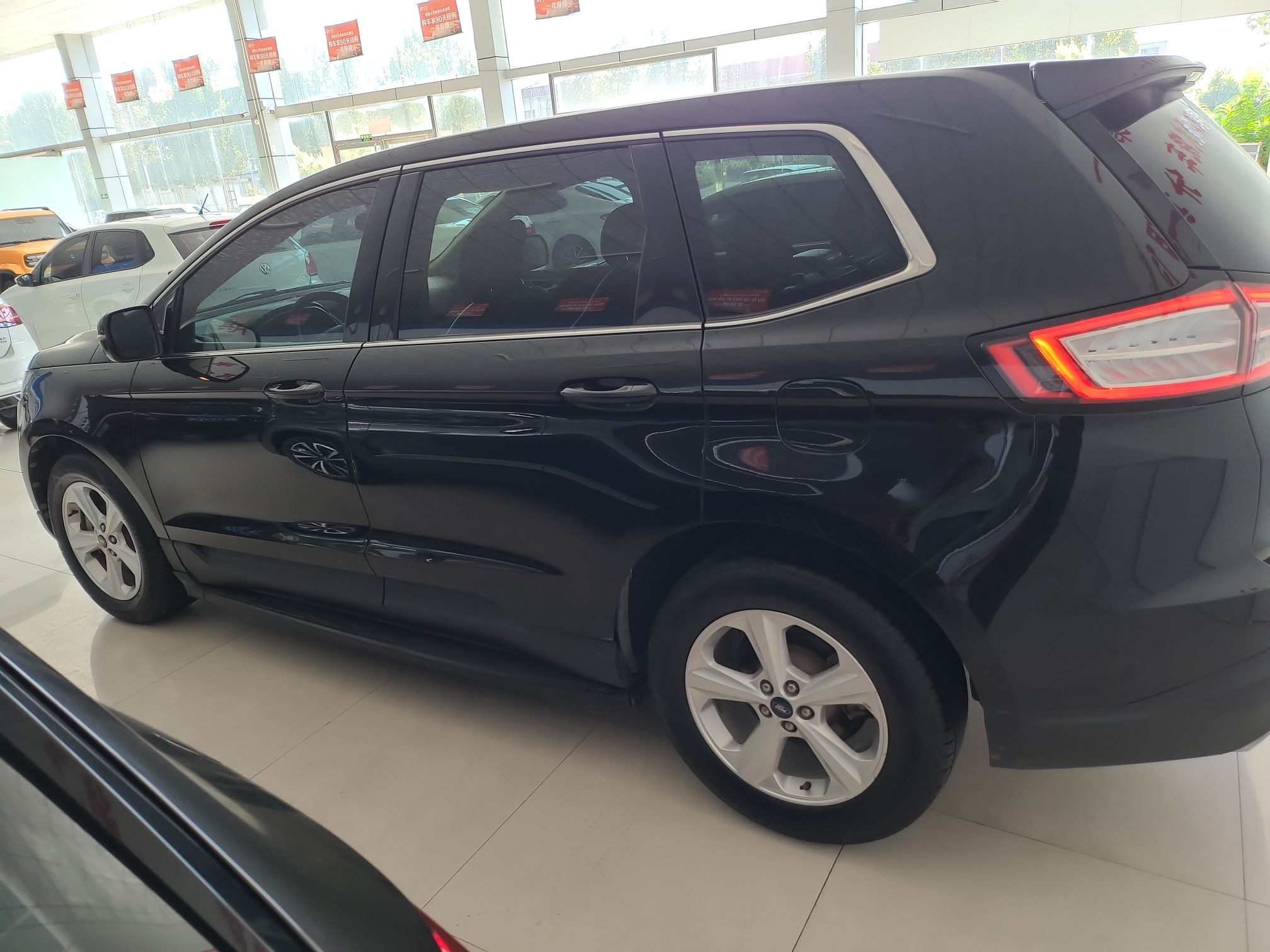 Used Ford Edge 2015 2.0T GTDi Two-Wheel-Drive Elite Edition
