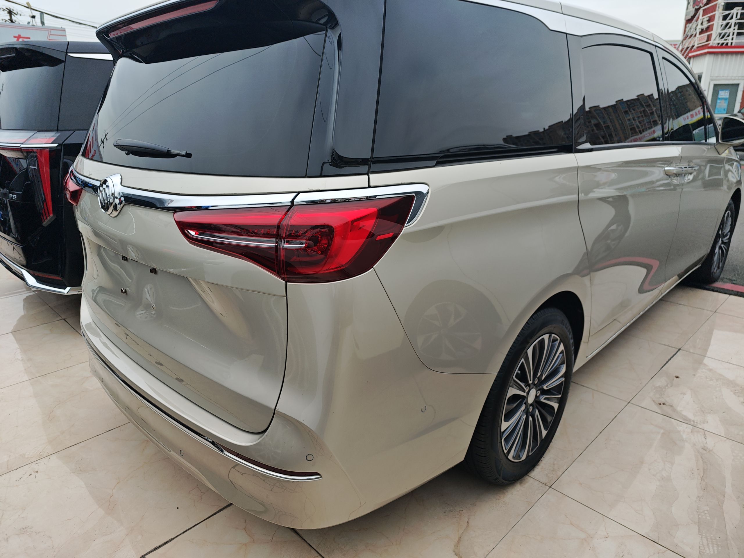 Used Buick GL8 2021 ES Landtrek 653T Luxury Model
