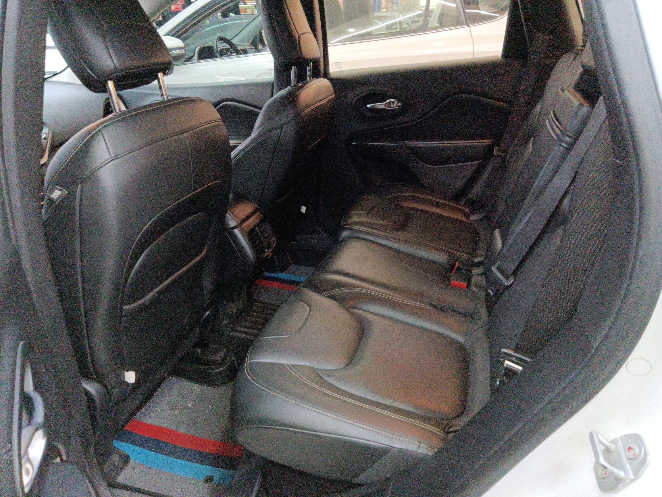 Used  Cherokee 2016 2.4L Leading Smart Version
