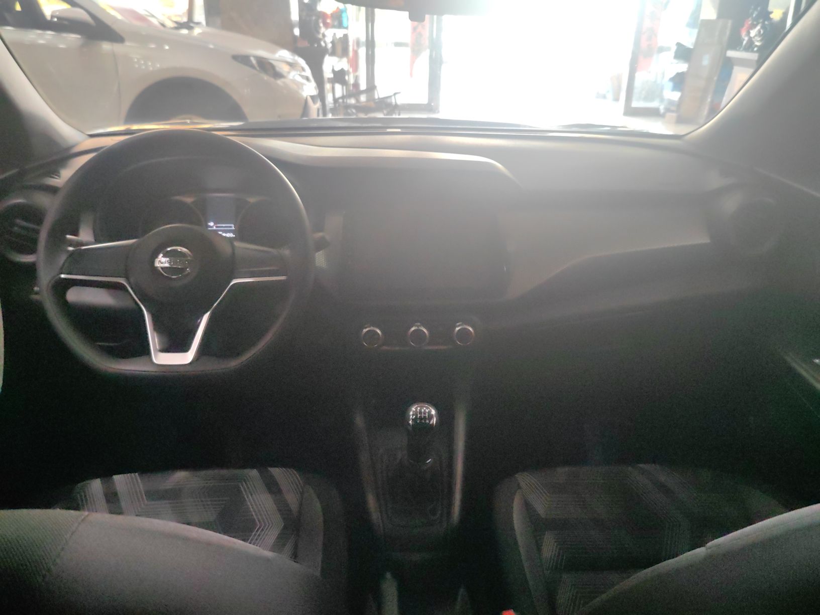 Used Nissan Kicks 2017 1.5L Manual Cool Dynamic Edition
