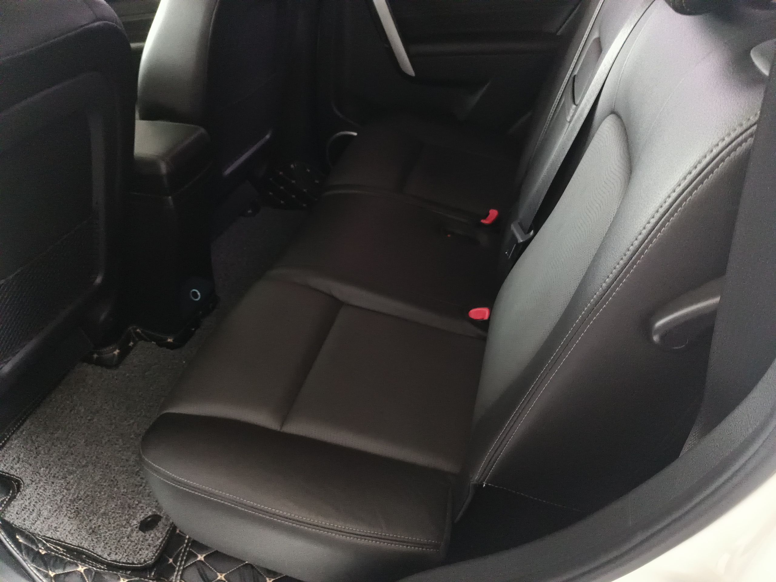 Used Chevrolet Captiva 2015 2.4L 4x4 Flagship Edition 7-Seater
