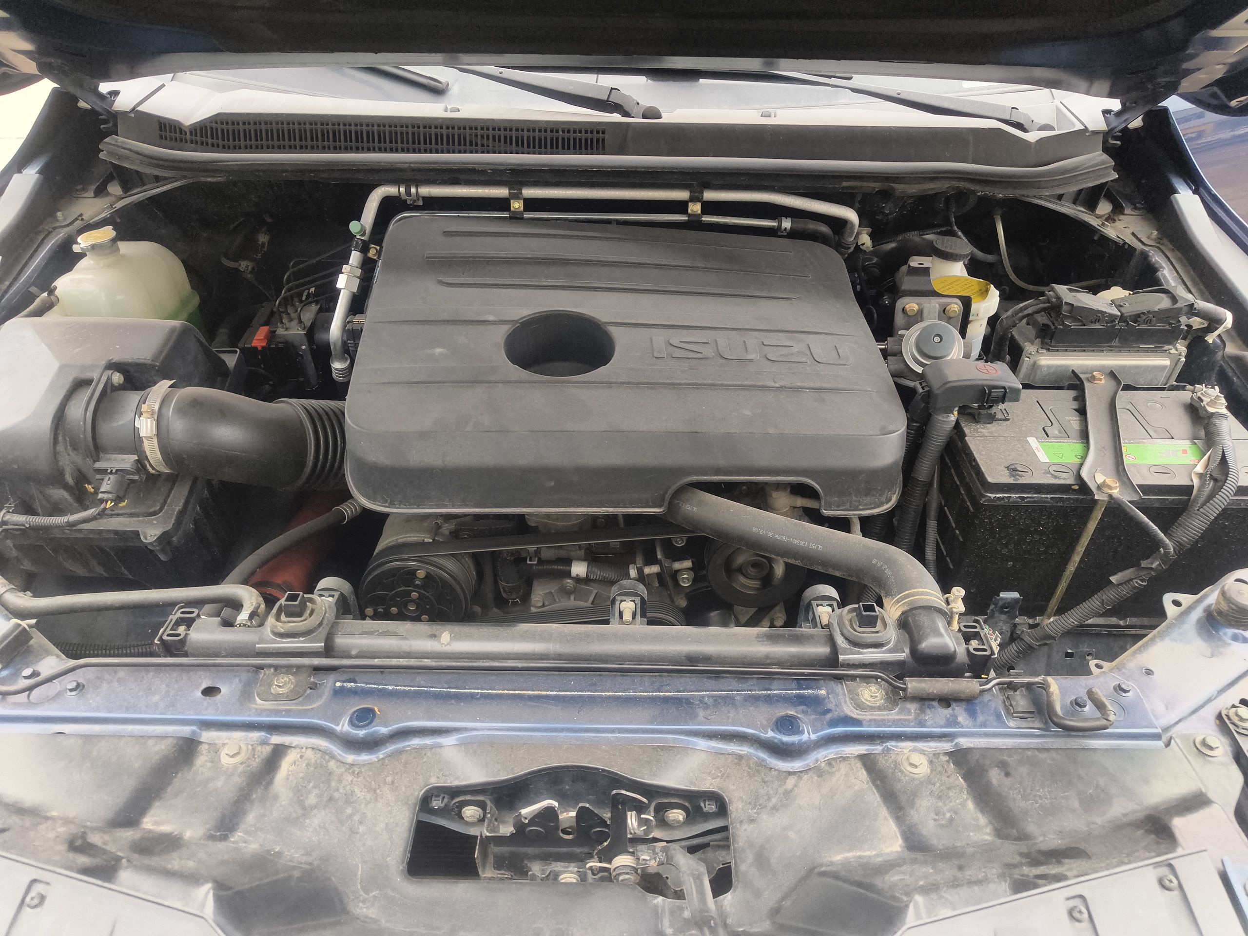 Used Isuzu TAGA 2021 3.0T Diesel Manual 4x4 Luxury Edition Standard Wheelbase 4KH1CT6H1
