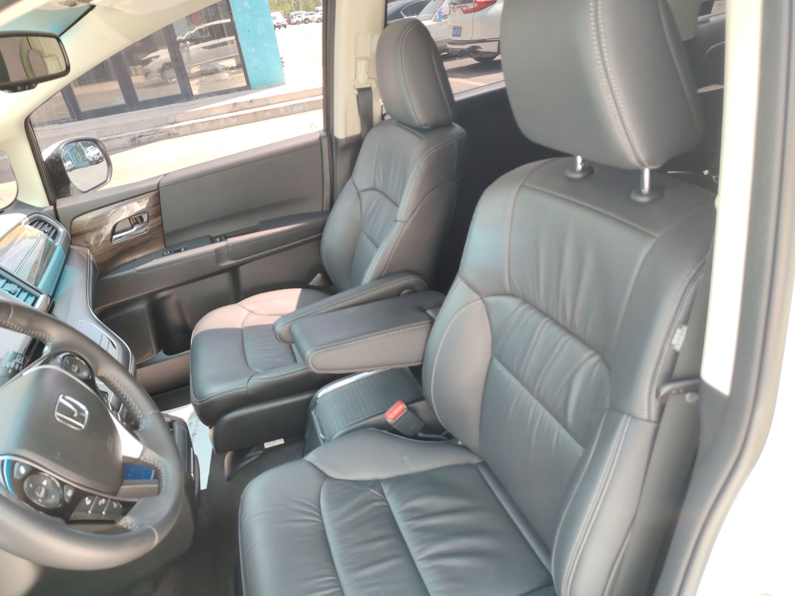 Used Honda Elysion 2016 2.4L Luxury Edition
