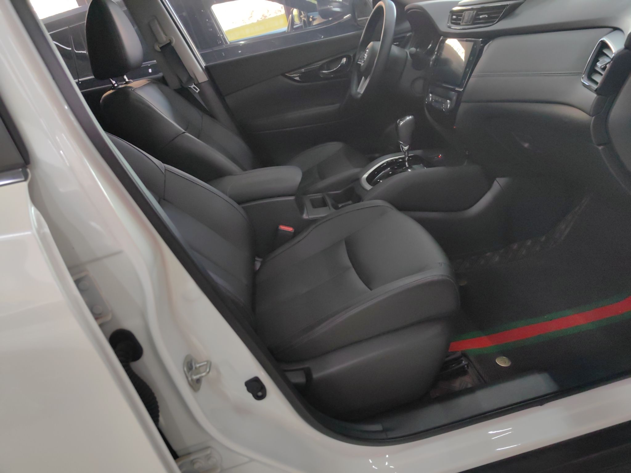 Used Nissan X-Trail 2022 Revised Version 2.0L Two-Wheel Drive Smart Connect & Comfort Edition
